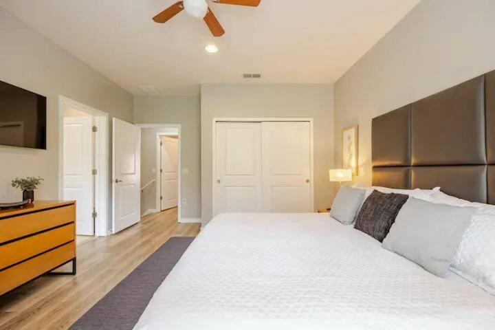 Corvette Getaway - 2 beds - jacuzzi - Forest view
