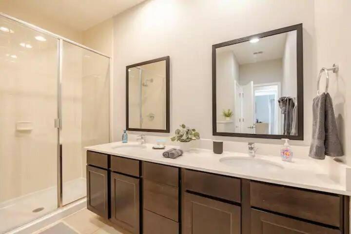 Corvette Getaway - 2 beds - jacuzzi - Forest view
