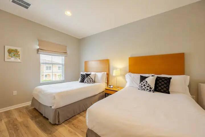 Corvette Getaway - 2 beds - jacuzzi - Forest view