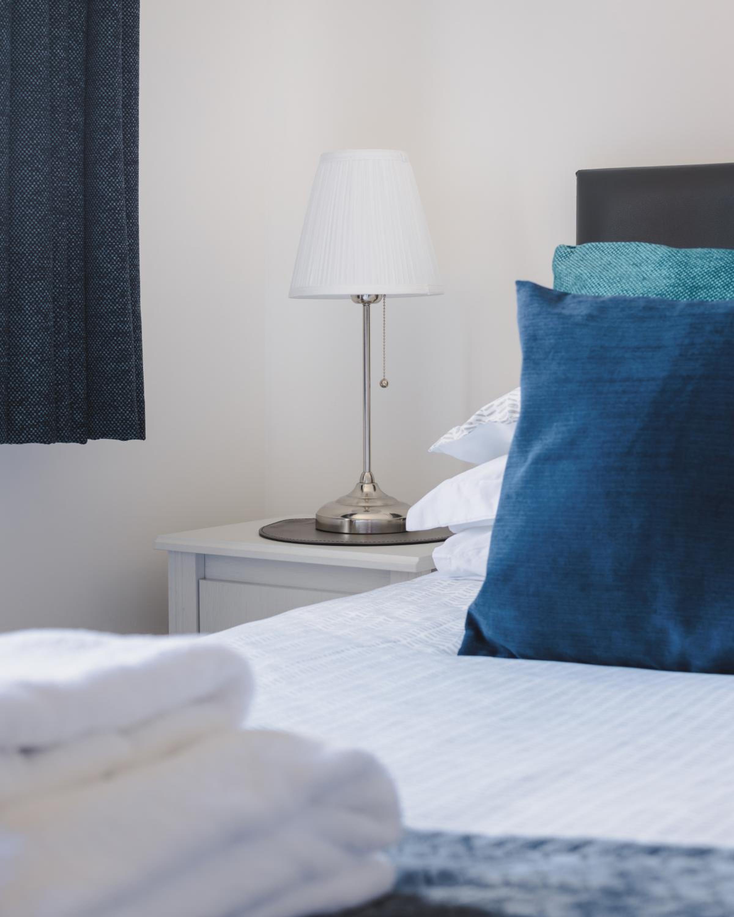 Apartment - 2 Bedrooms - Pet Friendly - Parking
