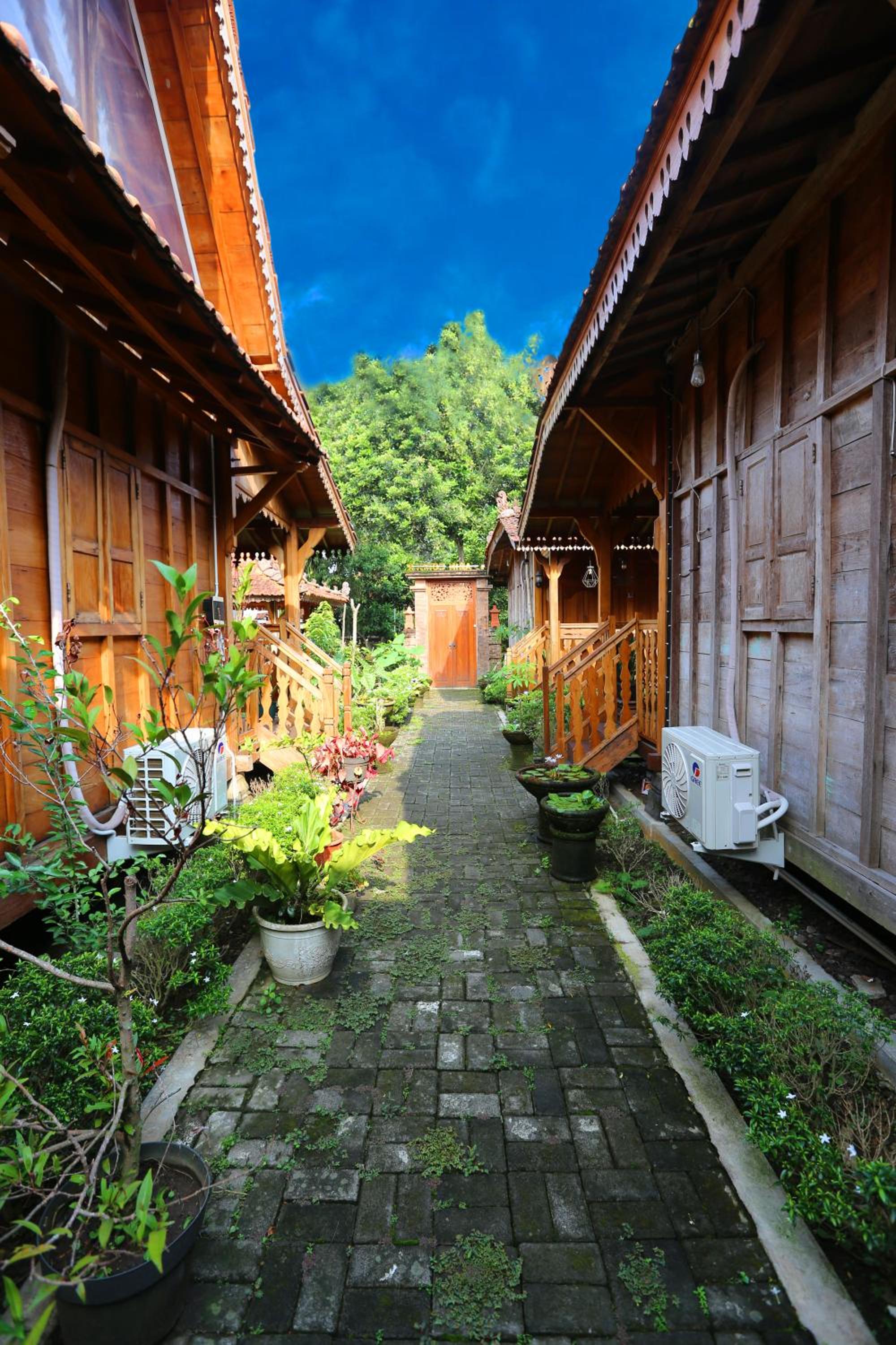 The Cabin Corner view 5