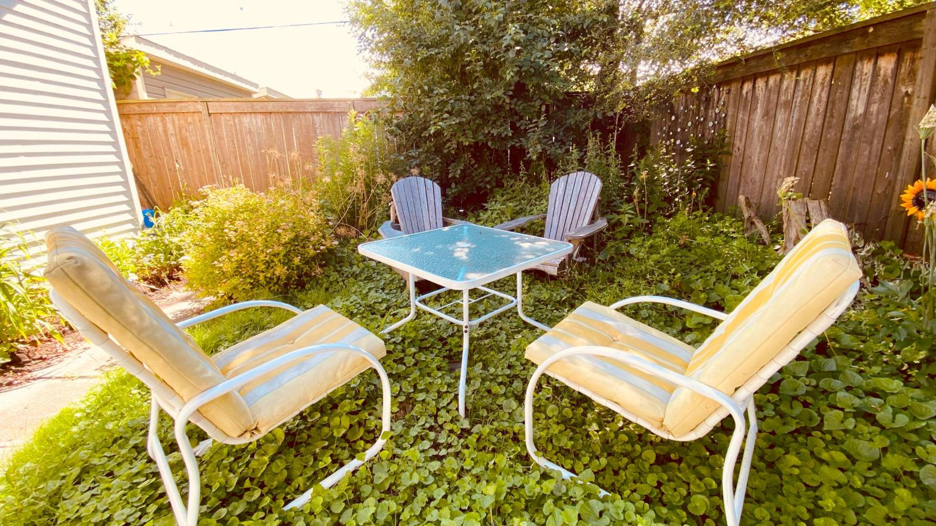 KingstonStays Happy House, Free Parking, Downtown