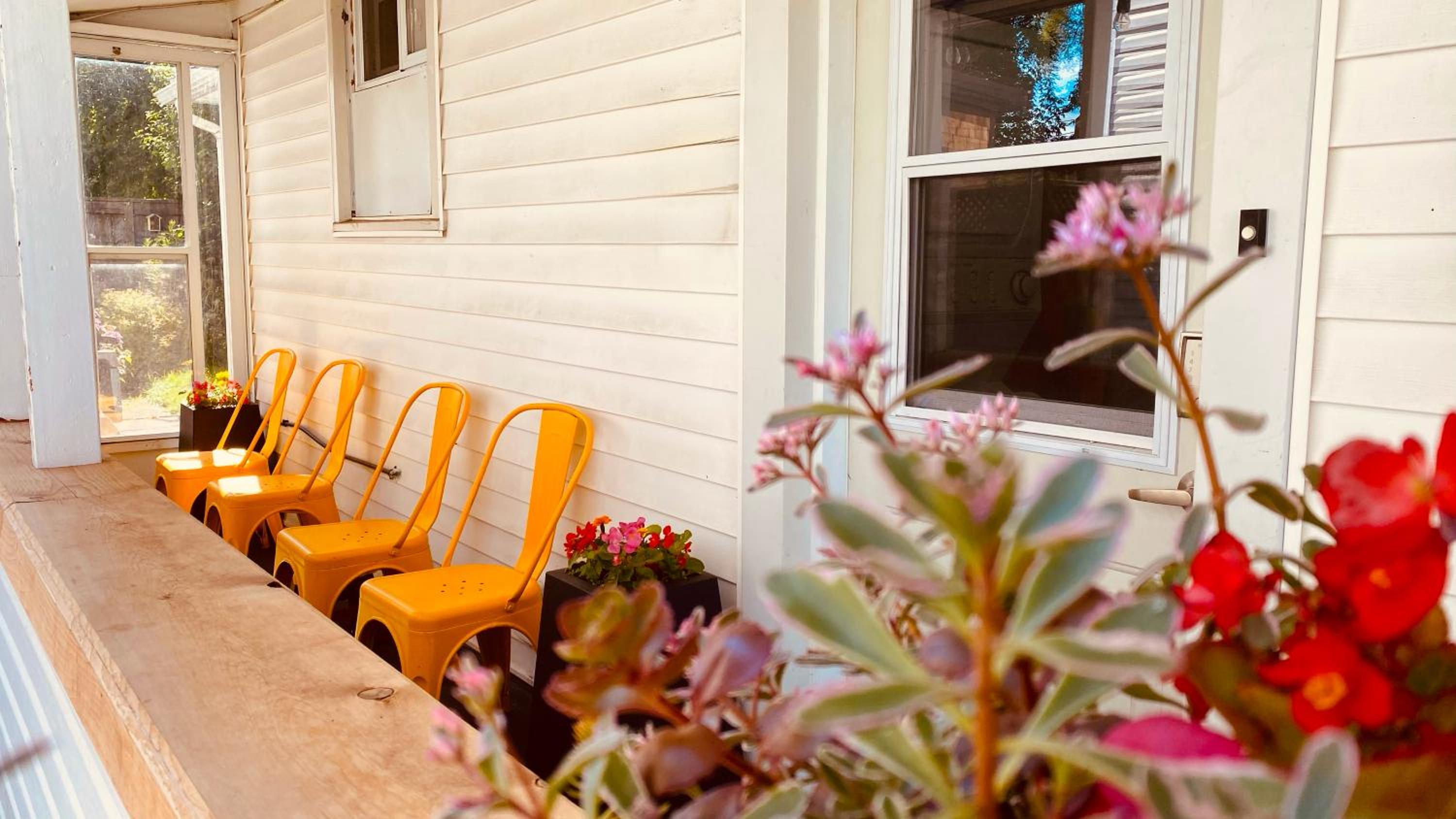 KingstonStays Happy House, Free Parking, Downtown