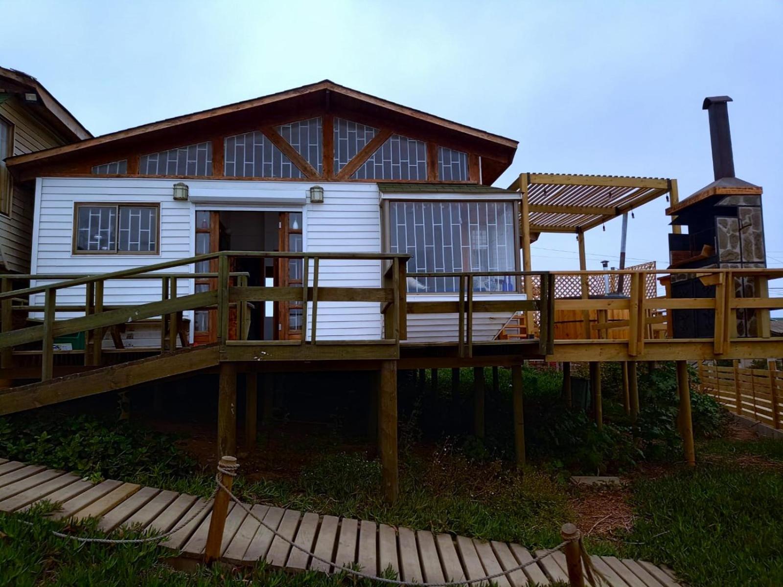 Cabaña con Tinaja a pasos del Mar