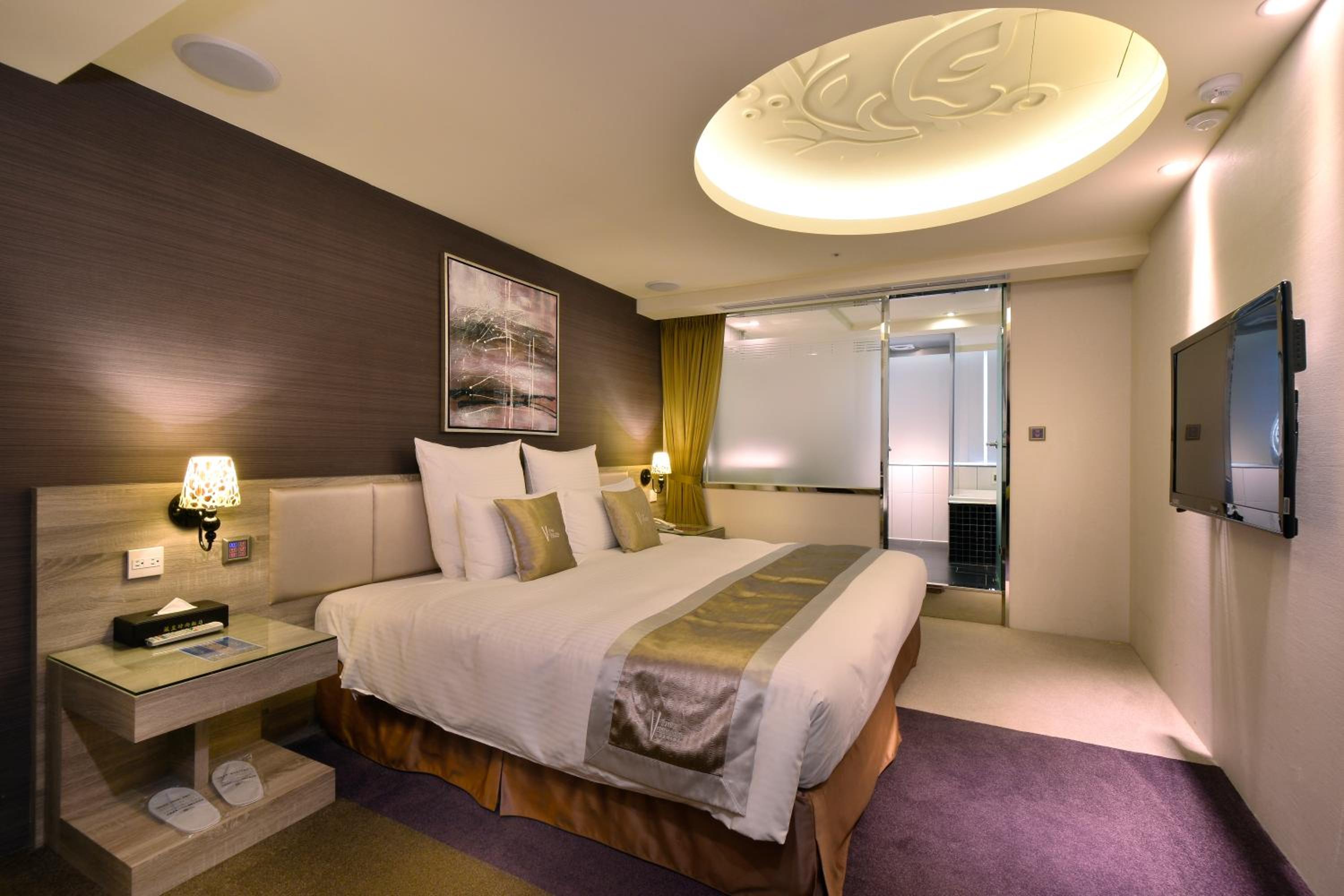 V-one Vogue Hotel