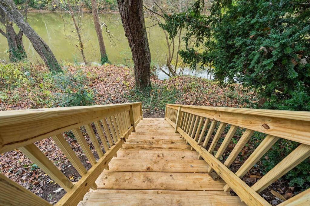 Frankfort Vacations - Waterfront Bourbon Trail Hot tub 2 miles BuffaloTr - Property Image 47