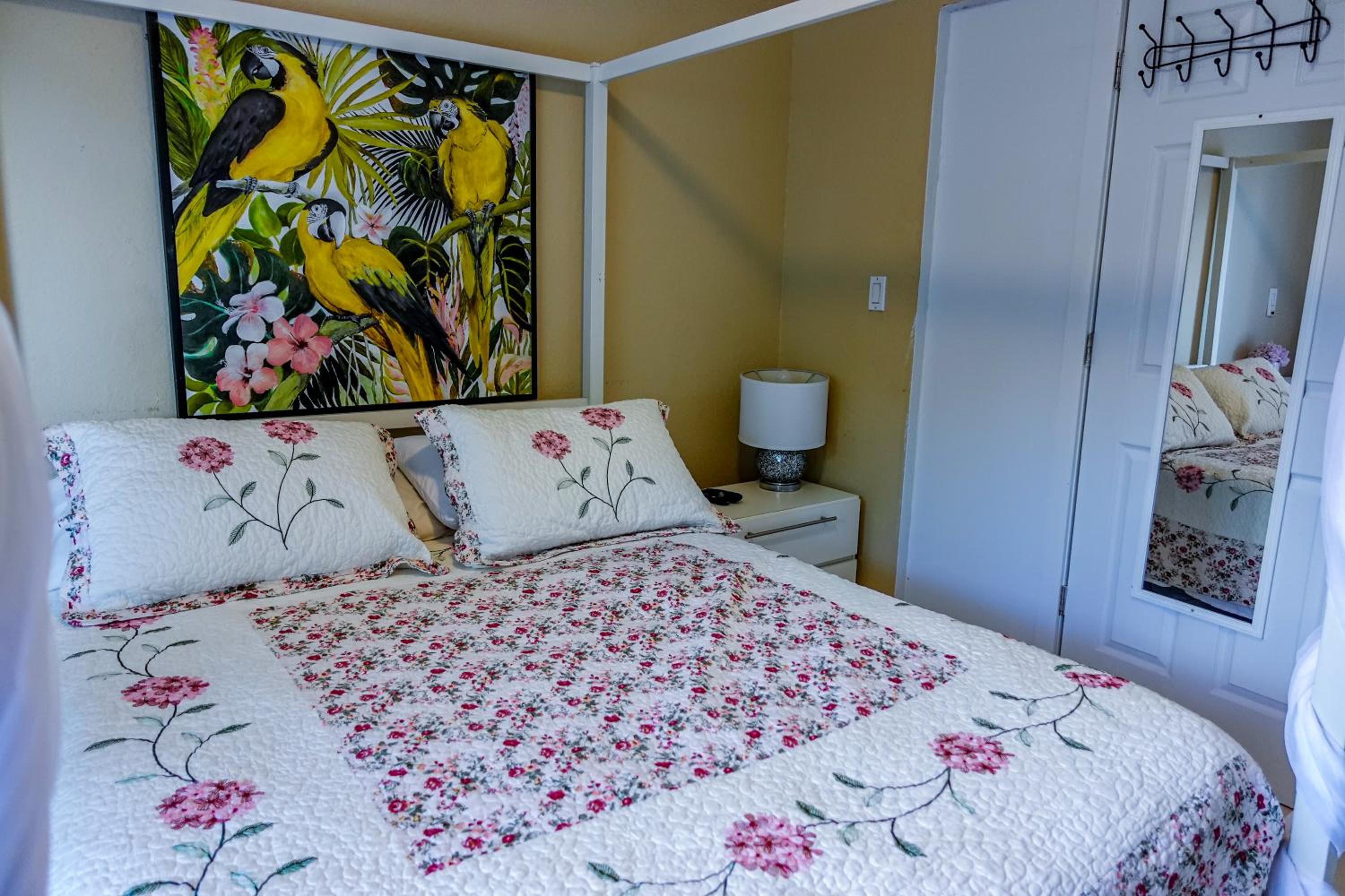 The Miamiville - Hidden Gem with Free Parking