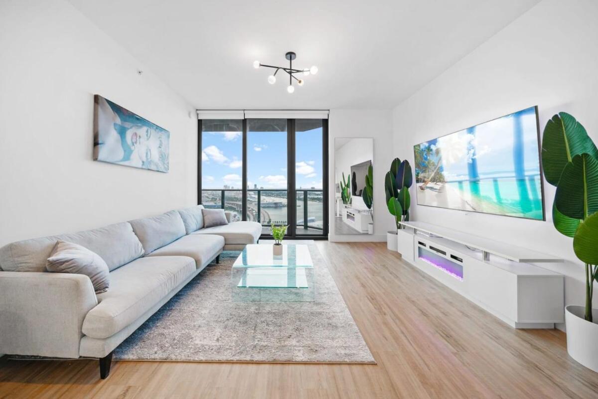 Ocean View 2 BR Downtown 5 minutes from Miami Beach