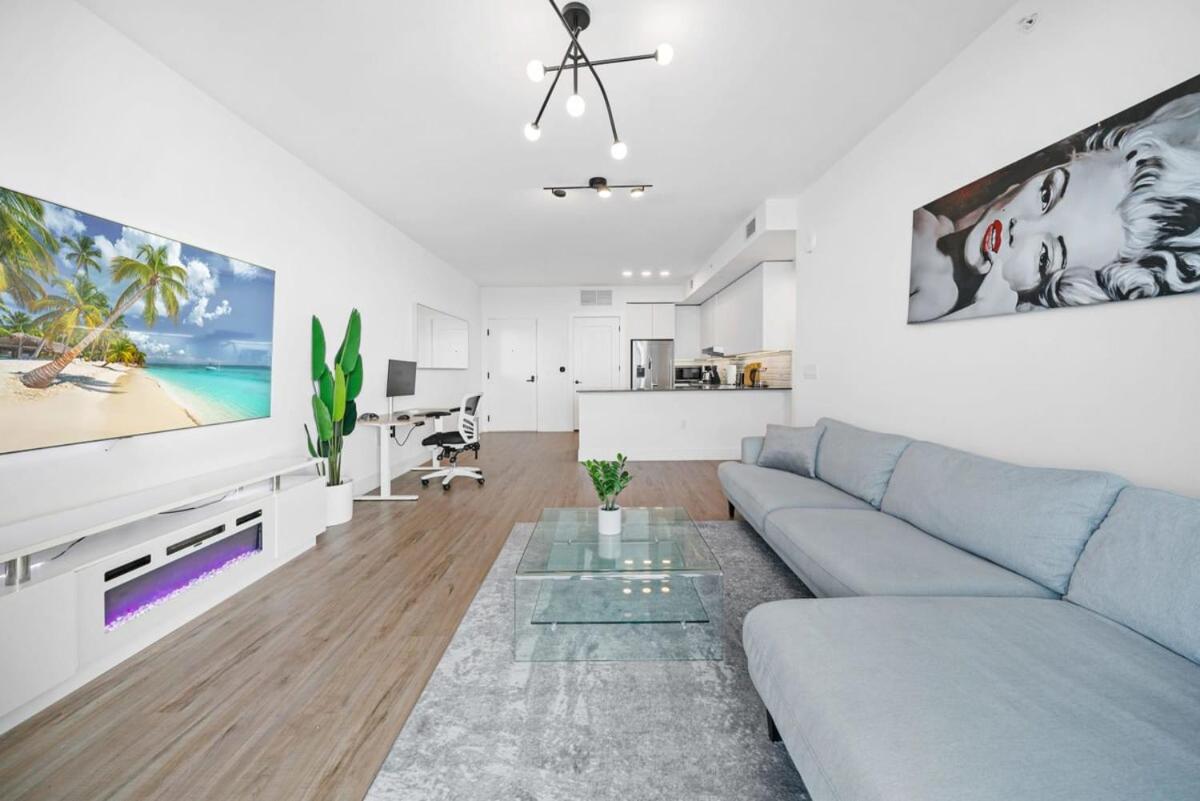 Ocean View 2 BR Downtown 5 minutes from Miami Beach