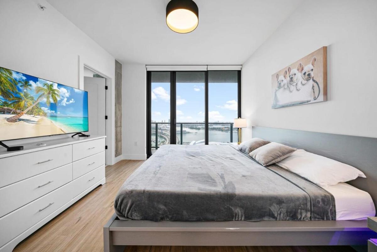 Ocean View 2 BR Downtown 5 minutes from Miami Beach