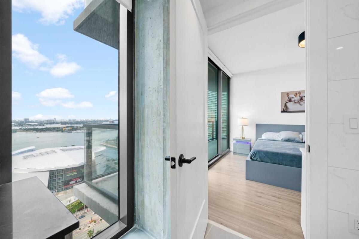 Ocean View 2 BR Downtown 5 minutes from Miami Beach