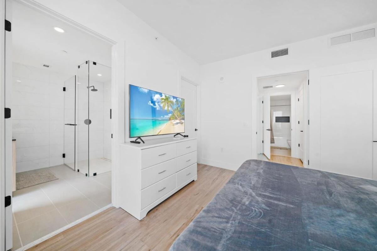 Ocean View 2 BR Downtown 5 minutes from Miami Beach