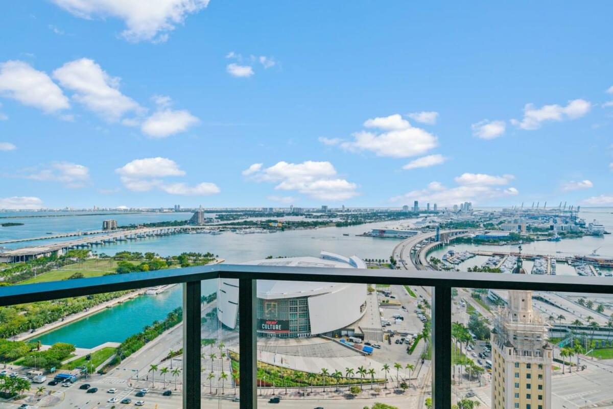 Ocean View 2 BR Downtown 5 minutes from Miami Beach