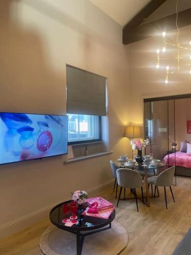 Pretty Pink Posh Penthouse view 3