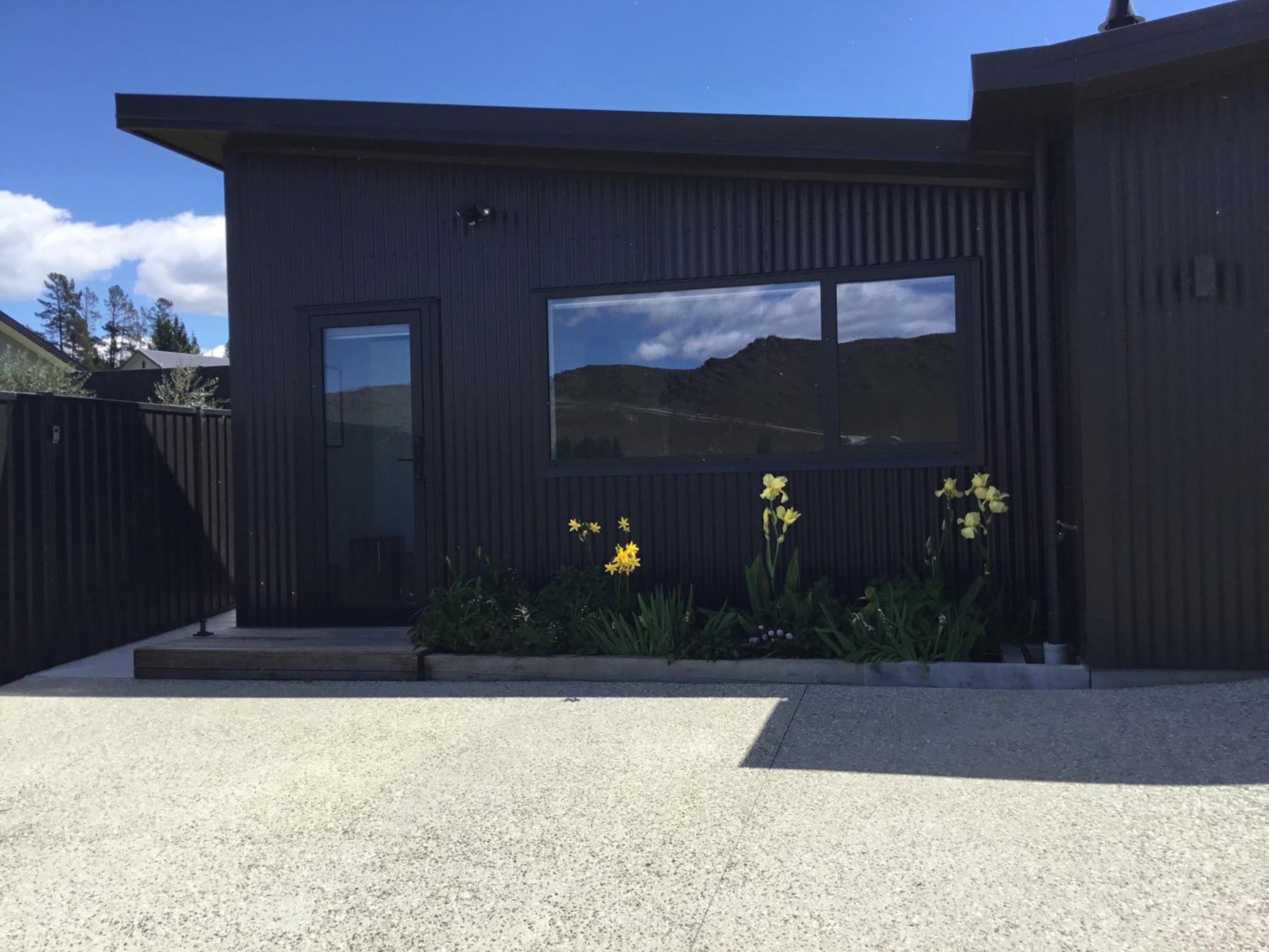 Hotel Modern and stylish in Meyer - Image 1