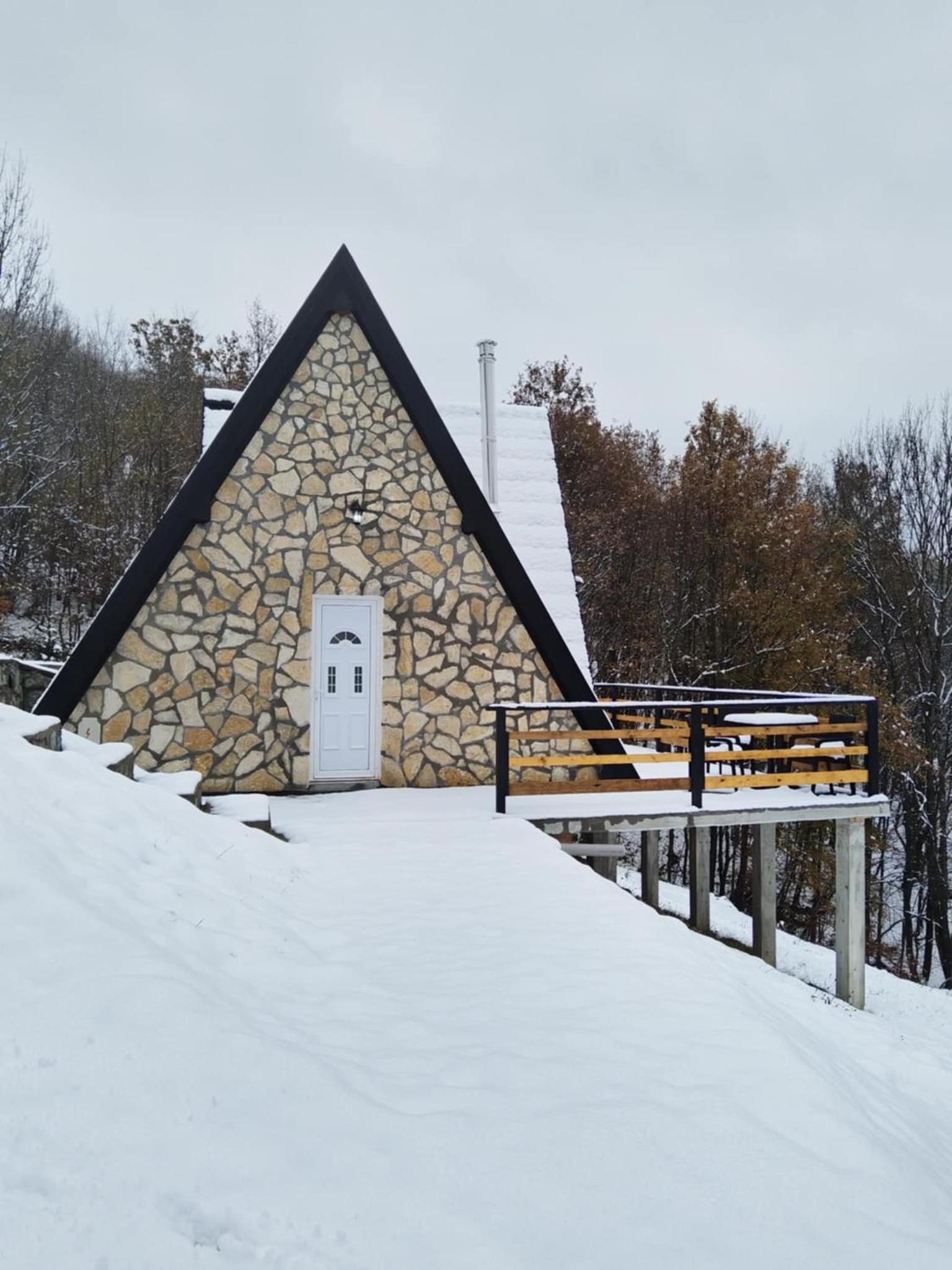 Pjesnikova Dolina