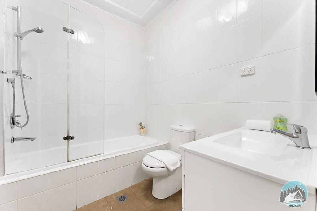 Spacious 4-Bed Family Home in North Ryde