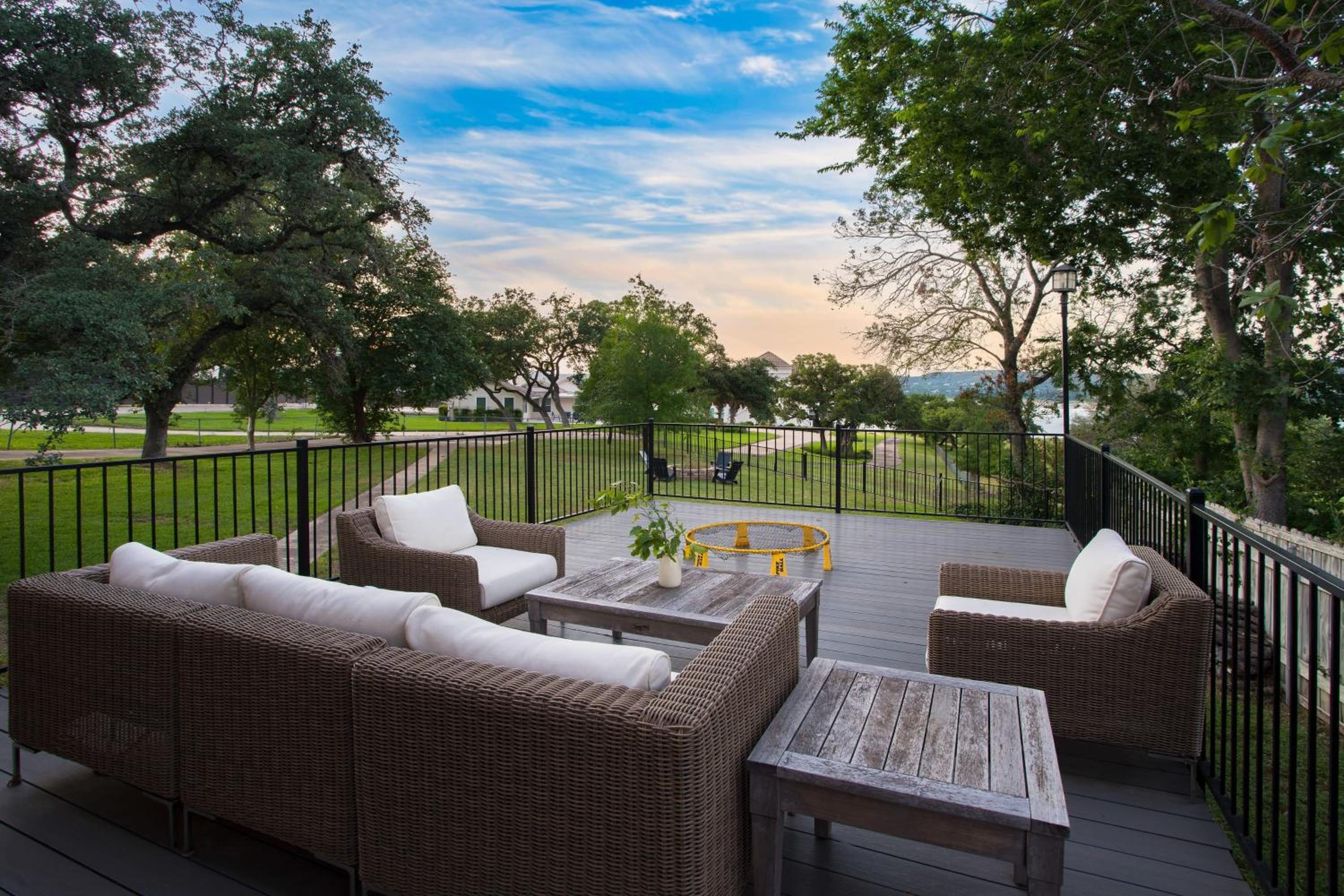 Travis by AvantStay Waterfront Lake Retreat