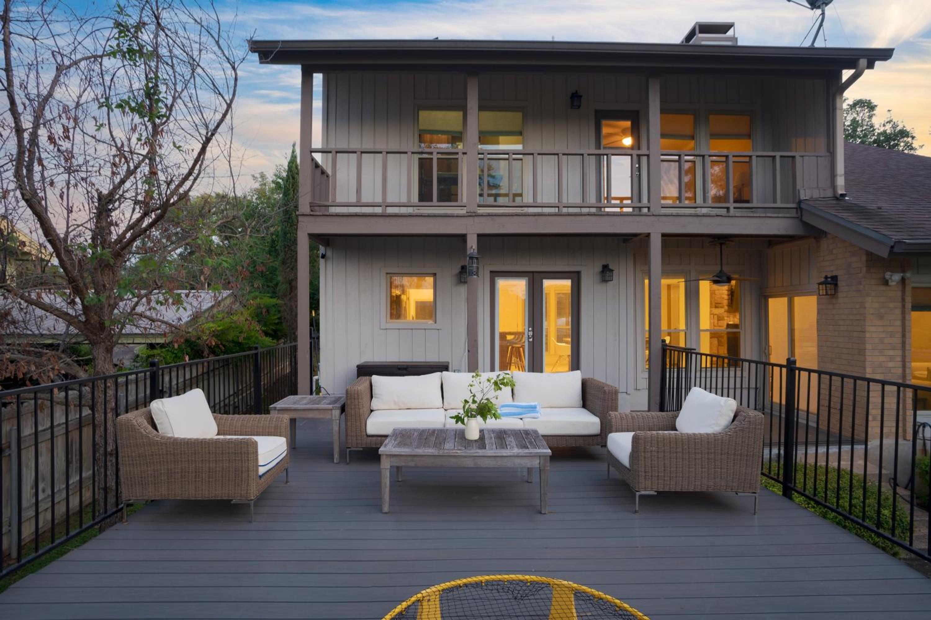 Travis by AvantStay Waterfront Lake Retreat