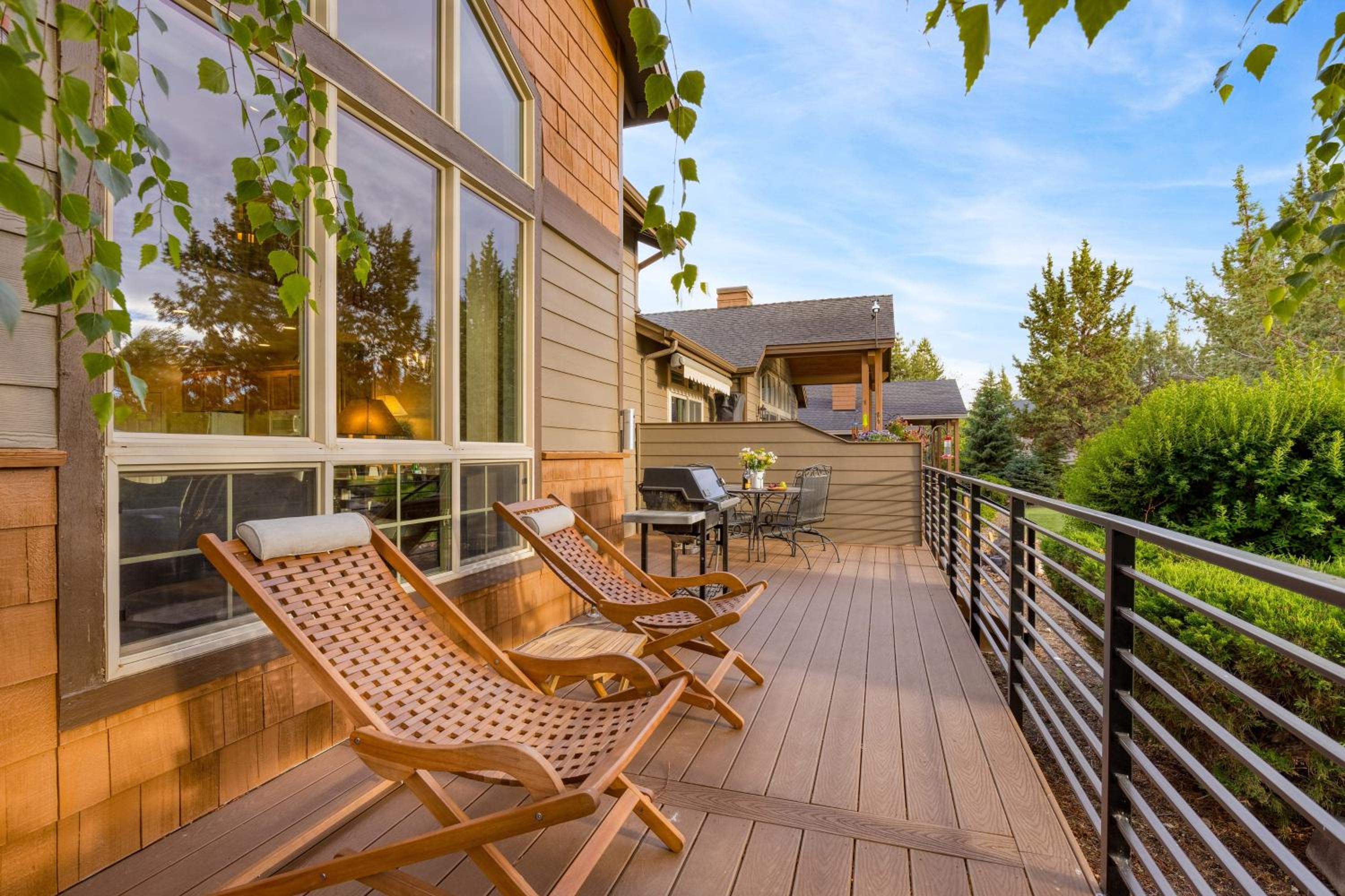 Deck Hot Tub Community Golf Course Forest Ridge Loop