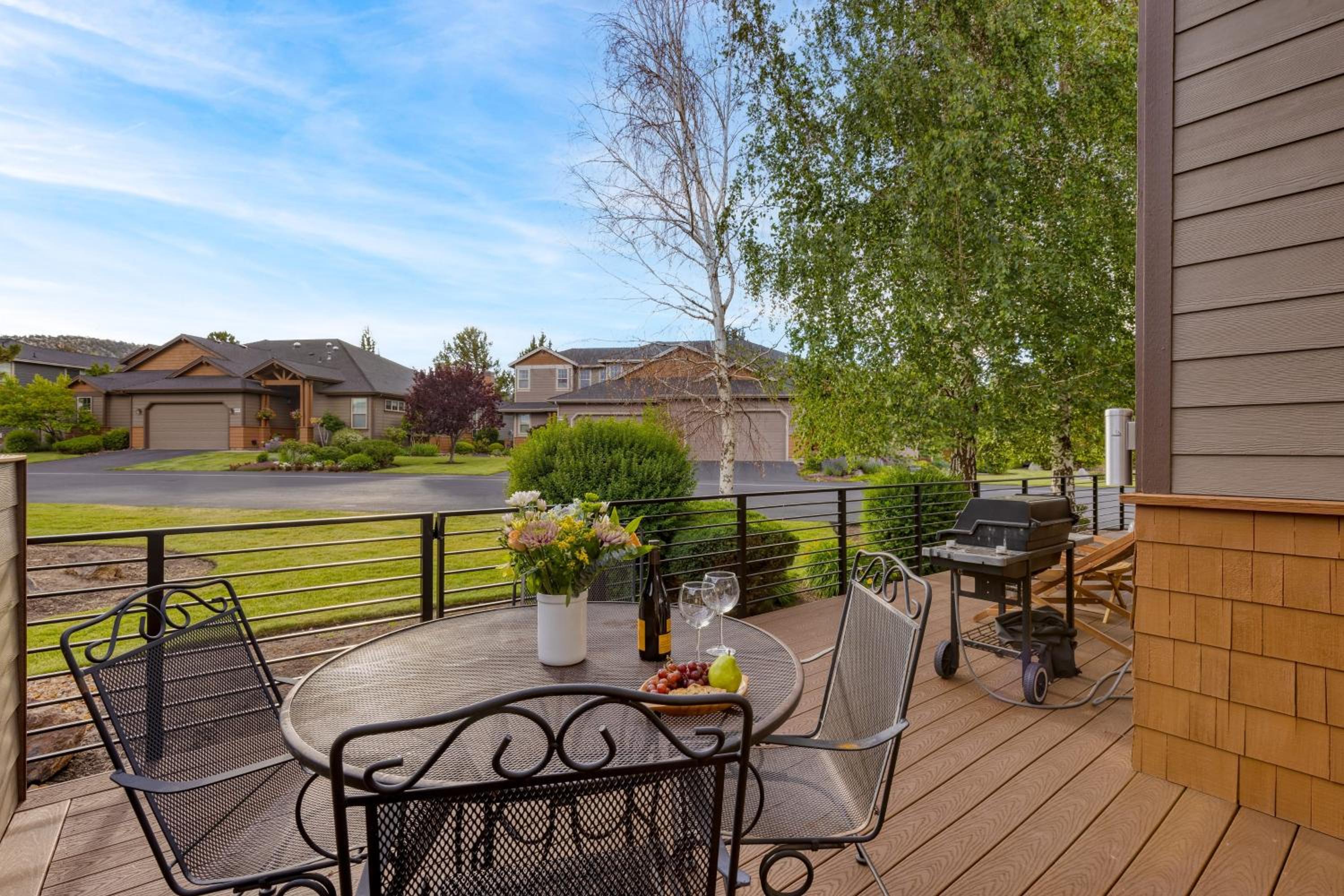 Deck Hot Tub Community Golf Course Forest Ridge Loop