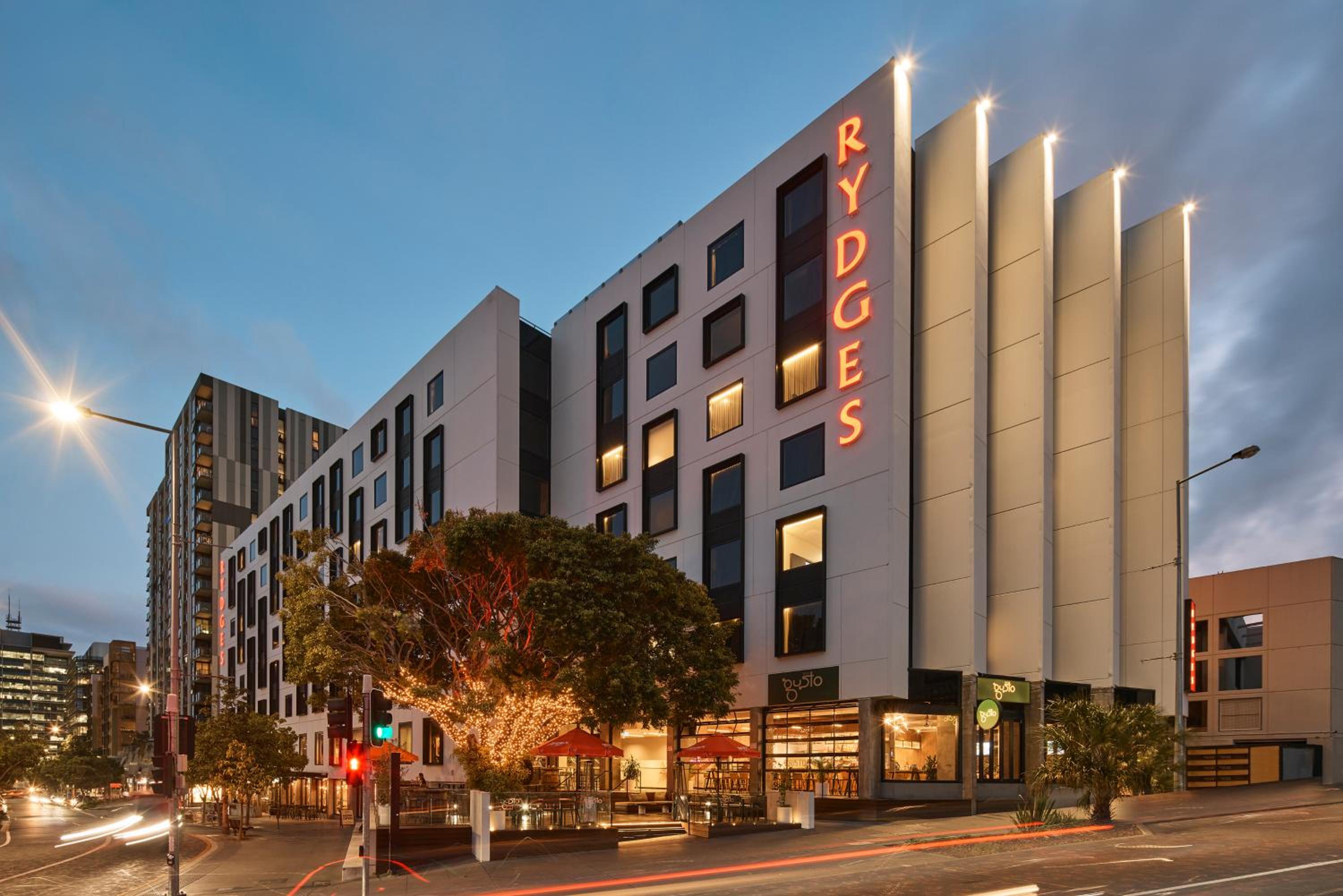 Hotel Rydges Fortitude Valley - Image 1