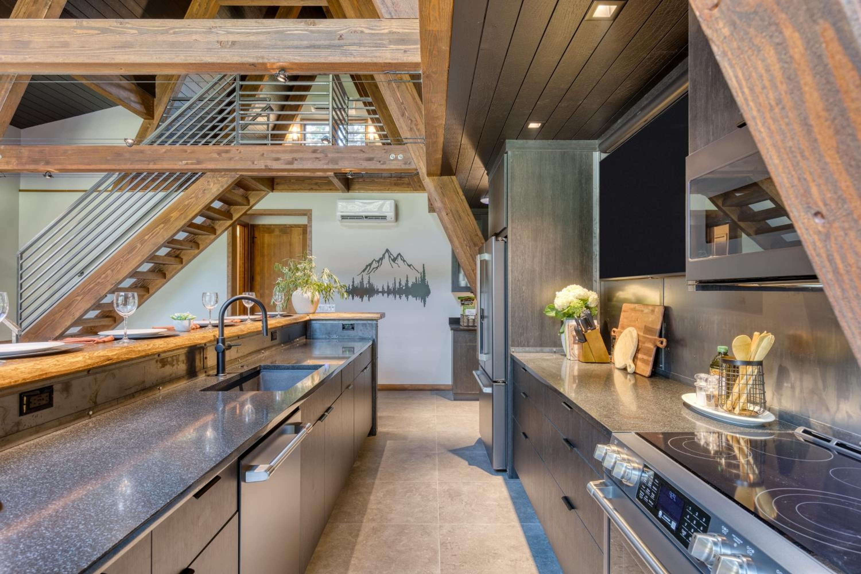 Newly Built • Sauna • Hot Tub • Cold Punge Lazy River Glamp-House by AvantStay