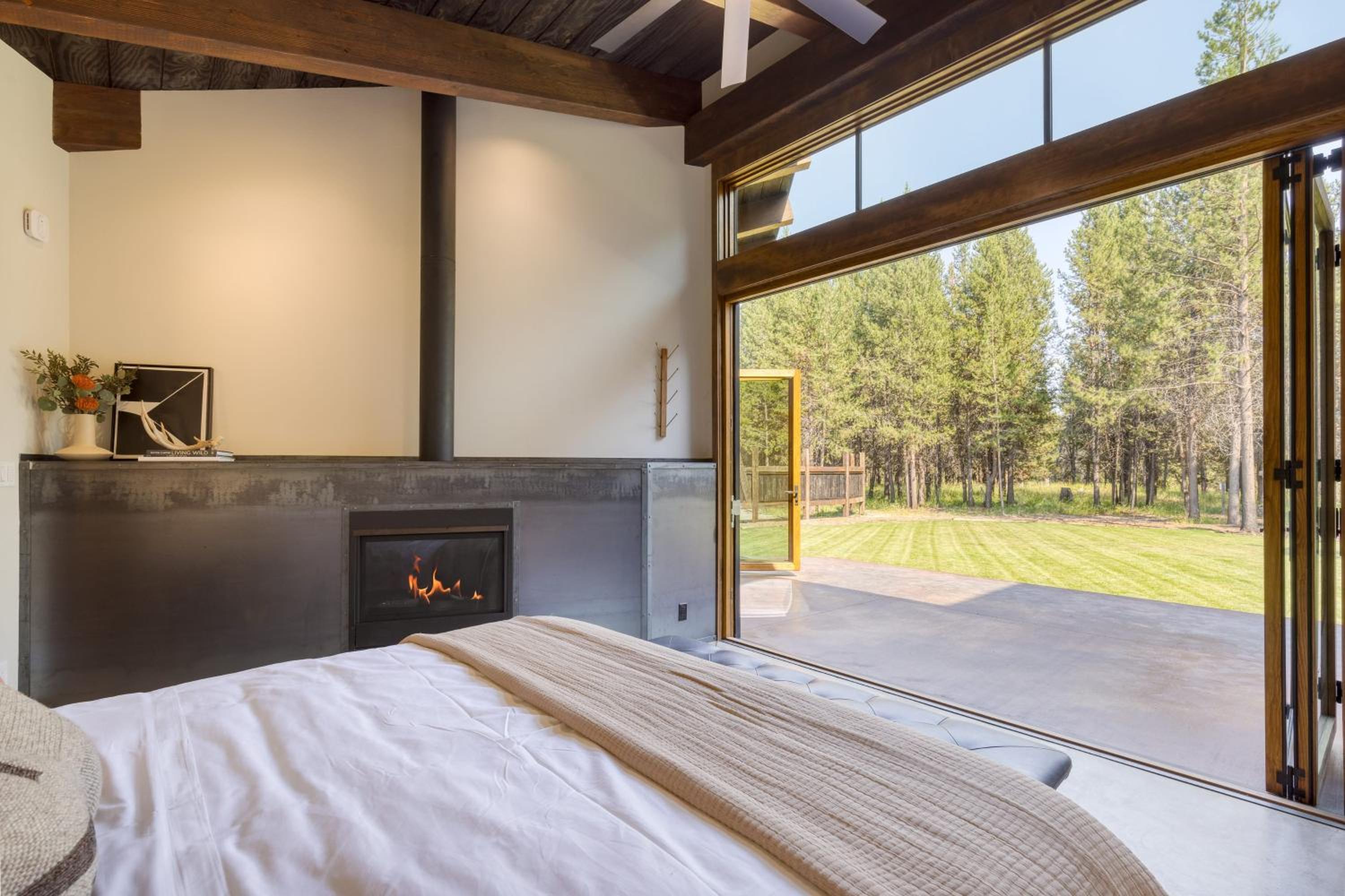 Newly Built • Sauna • Hot Tub • Cold Punge Lazy River Glamp-House by AvantStay