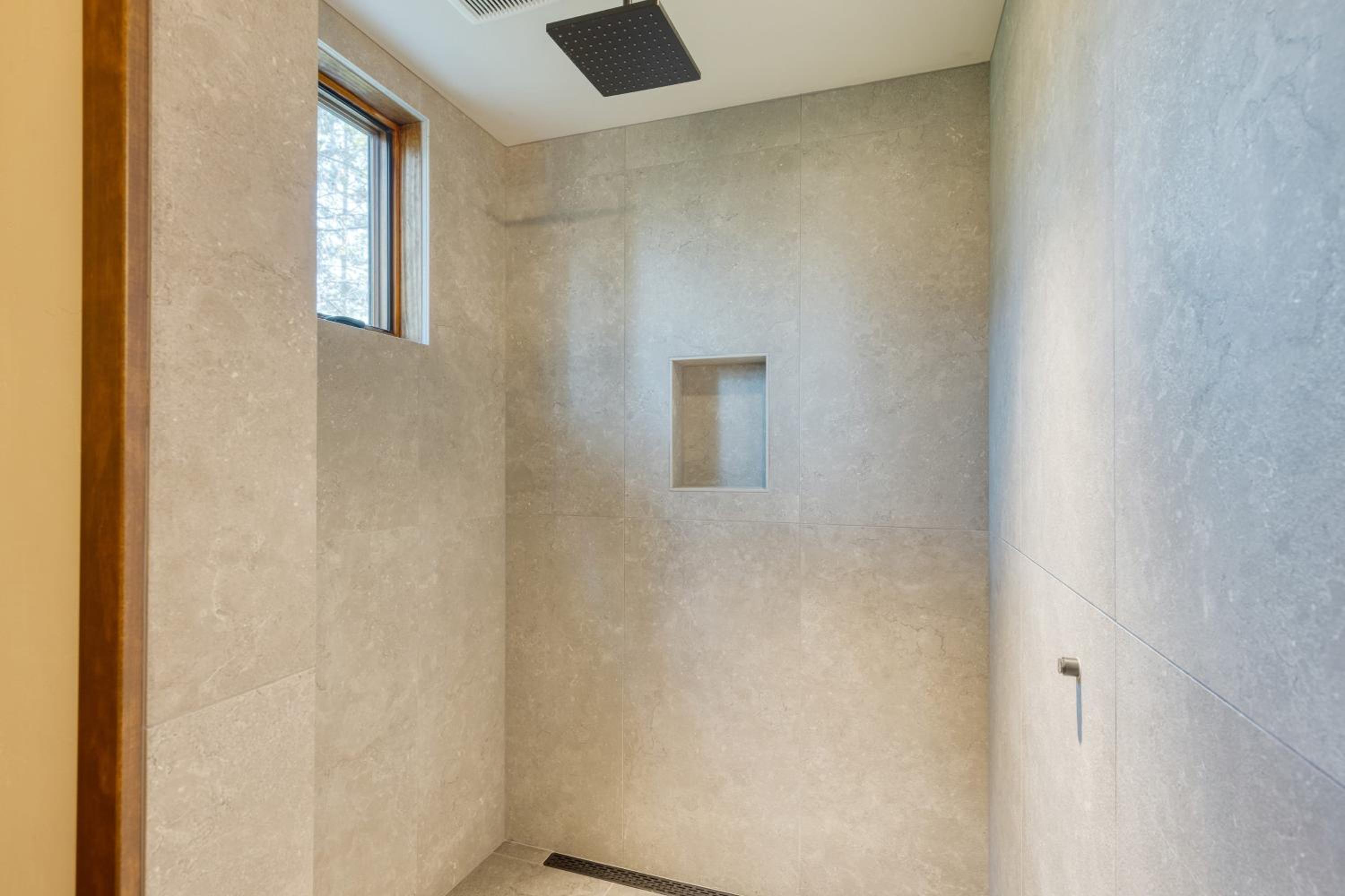 Newly Built • Sauna • Hot Tub • Cold Punge Lazy River Glamp-House by AvantStay