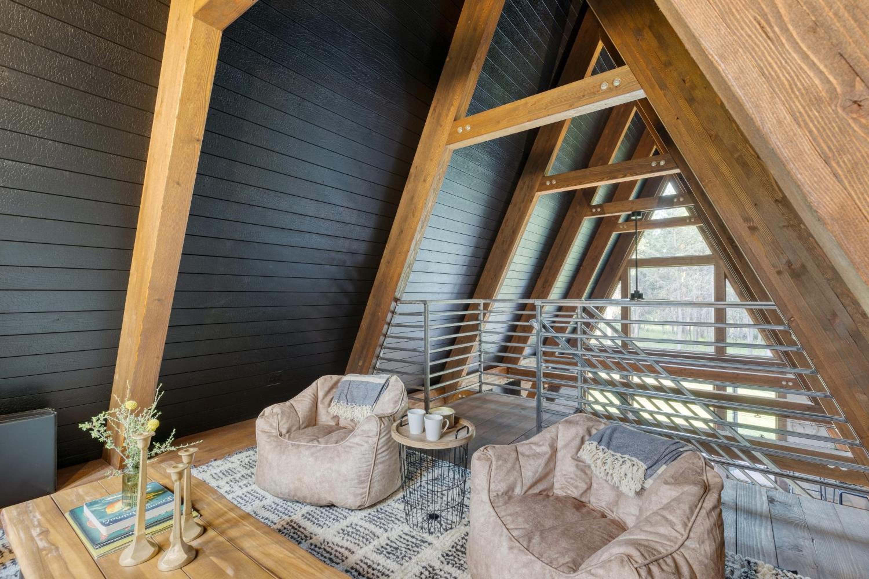 Newly Built • Sauna • Hot Tub • Cold Punge Lazy River Glamp-House by AvantStay