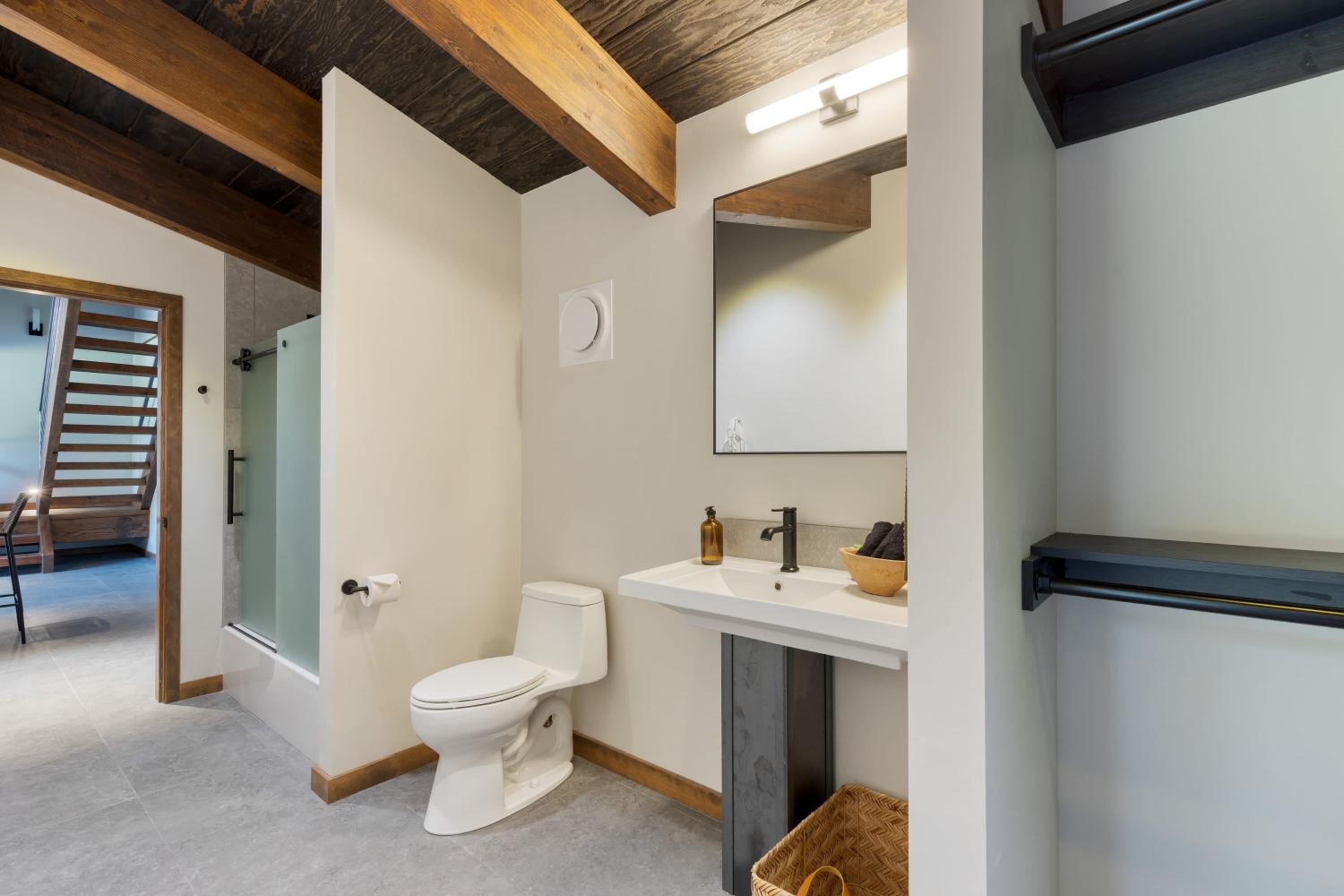 Newly Built • Sauna • Hot Tub • Cold Punge Lazy River Glamp-House by AvantStay