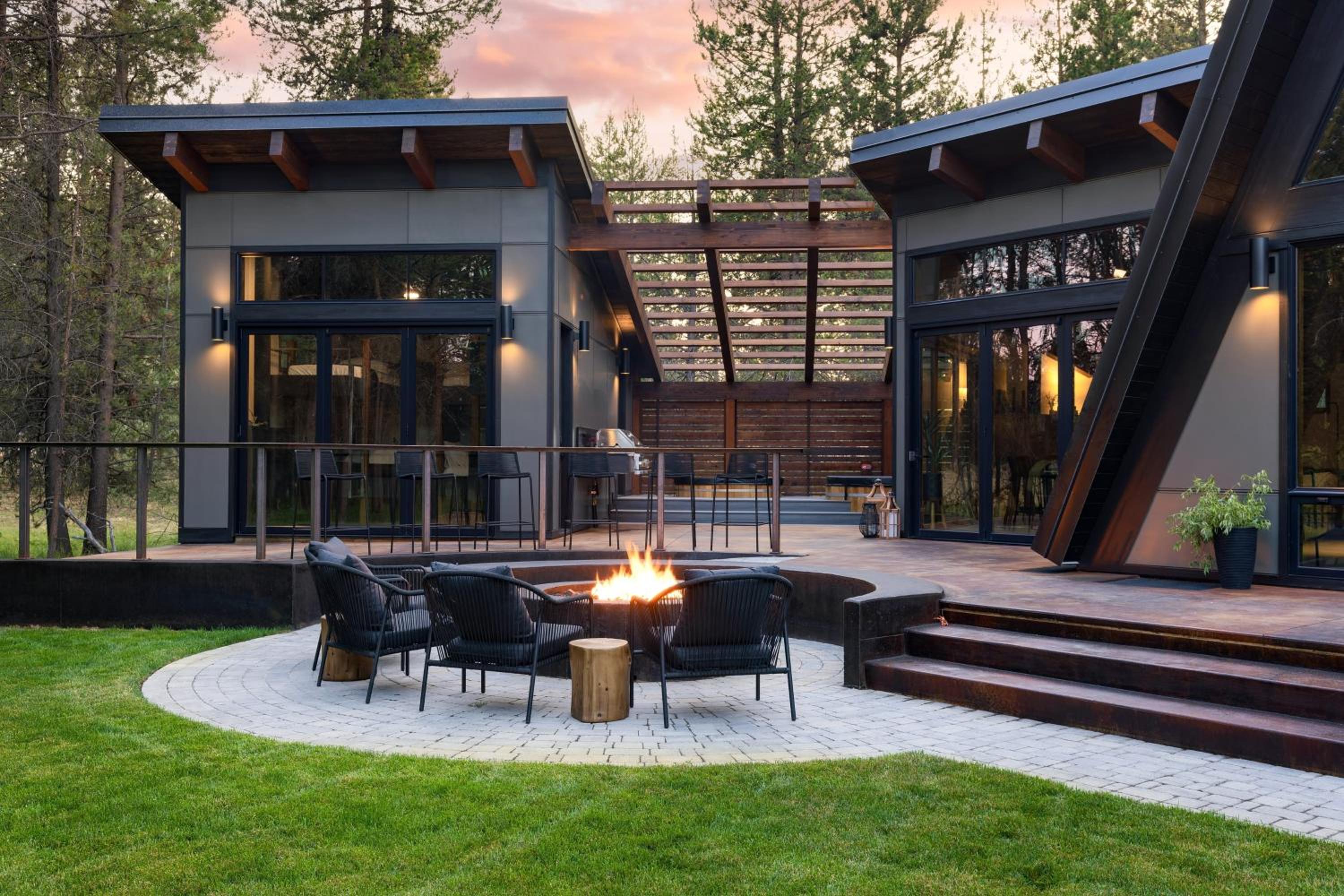 Newly Built • Sauna • Hot Tub • Cold Punge Lazy River Glamp-House by AvantStay