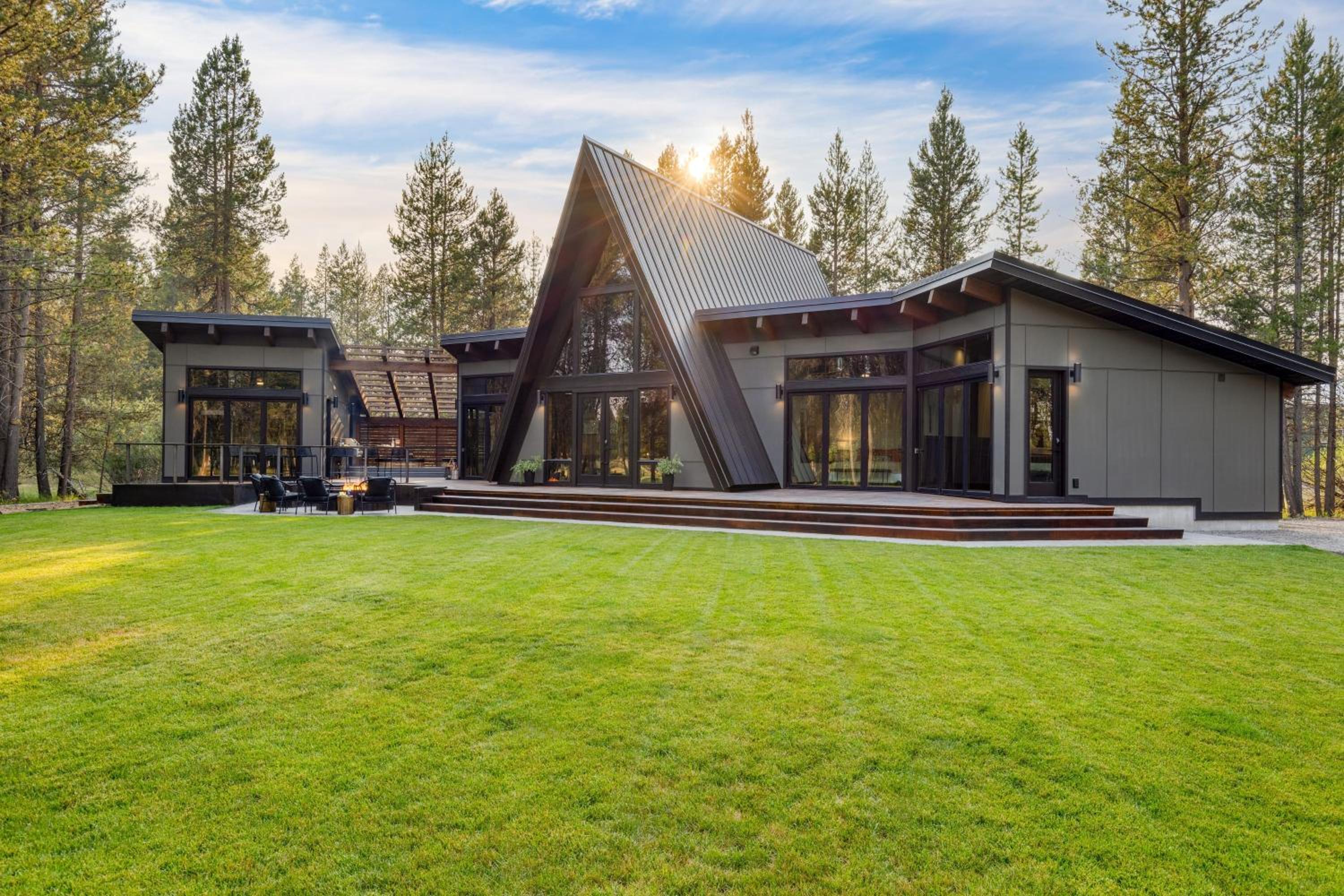 Newly Built • Sauna • Hot Tub • Cold Punge Lazy River Glamp-House by AvantStay