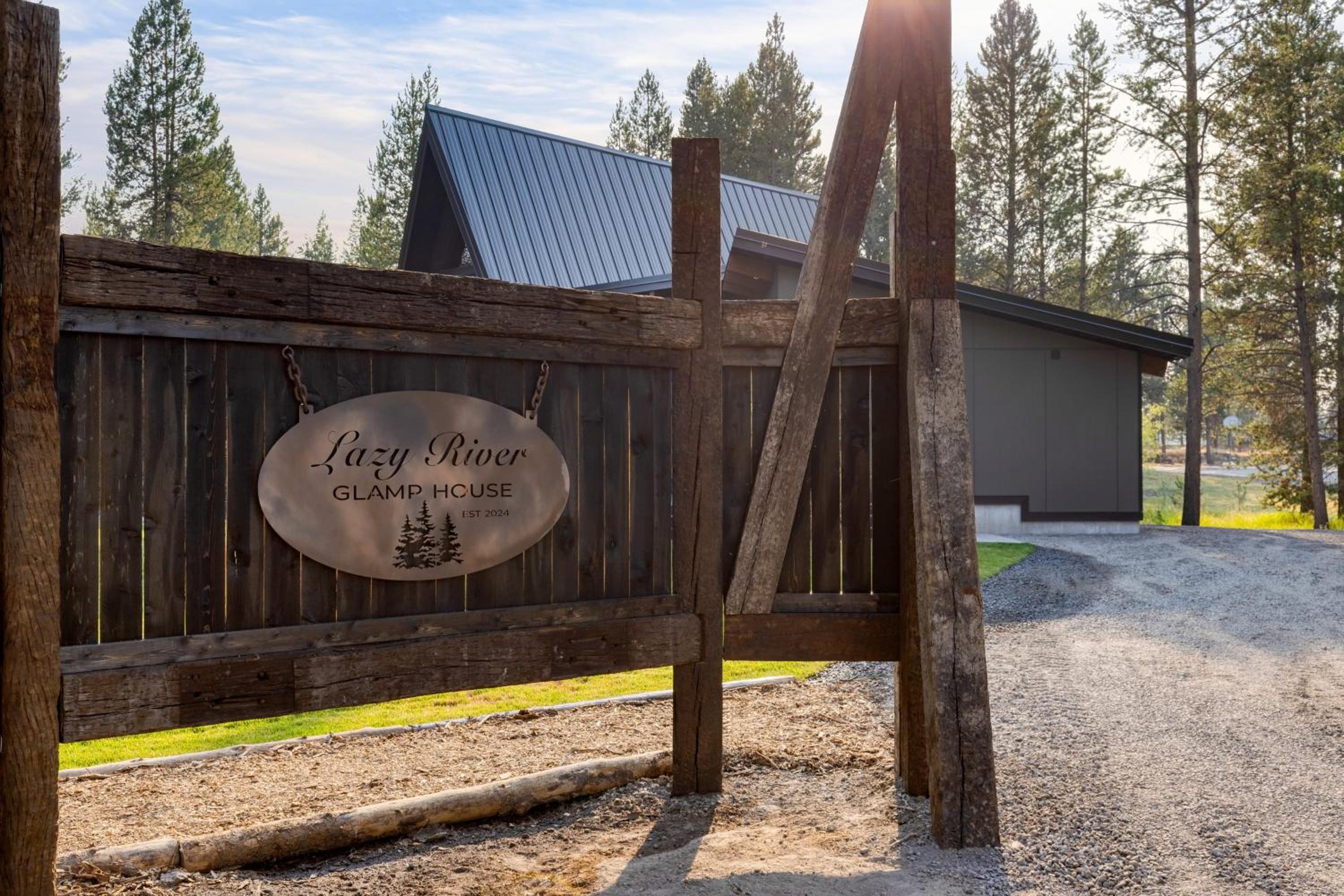 Newly Built • Sauna • Hot Tub • Cold Punge Lazy River Glamp-House by AvantStay