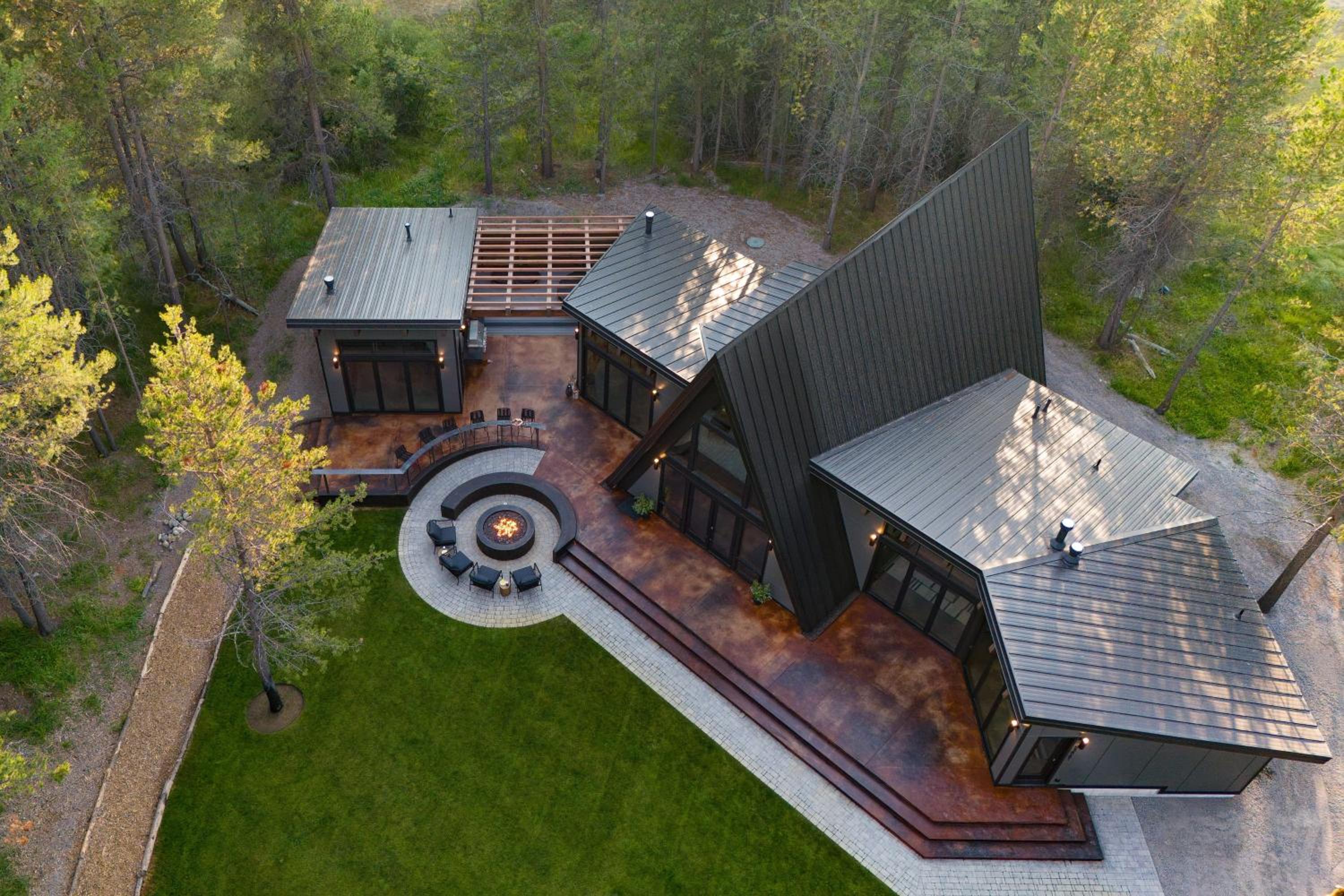 Newly Built • Sauna • Hot Tub • Cold Punge Lazy River Glamp-House by AvantStay