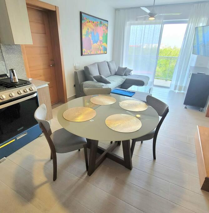 Vibe Gorgeous one bedroom apartment view beach