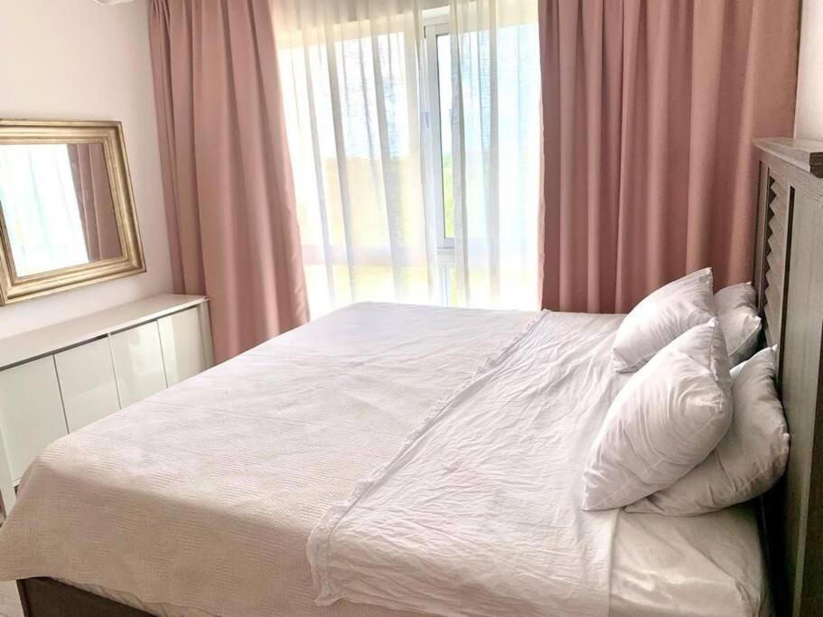 Vibe Gorgeous one bedroom apartment view beach