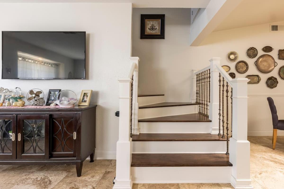 Contemporary Country Charm Suite view 2