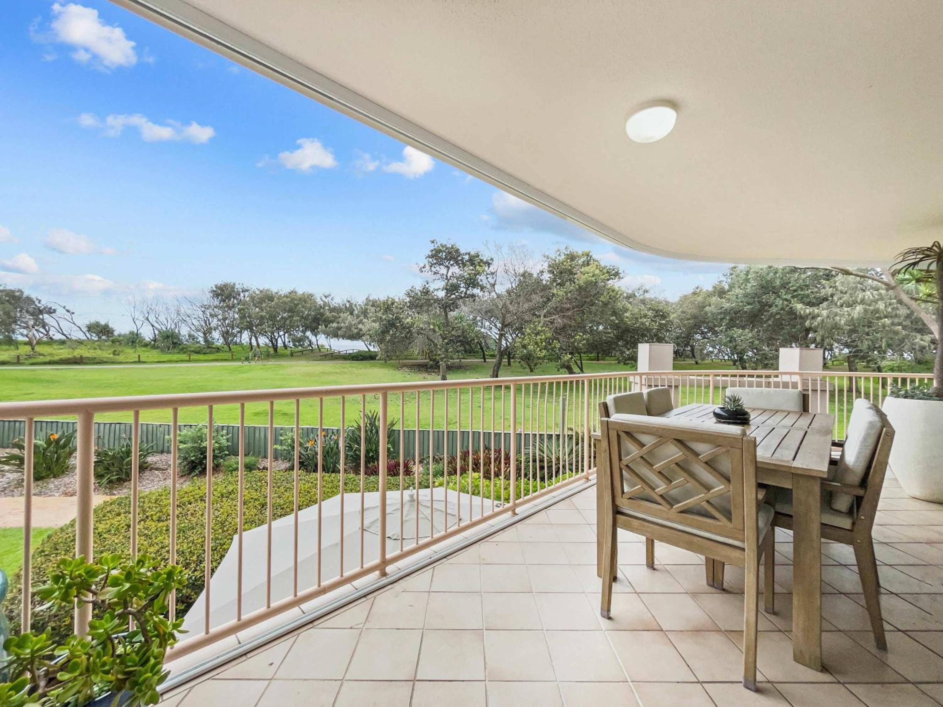 Relaxing Ocean View Apartment in Buddina
