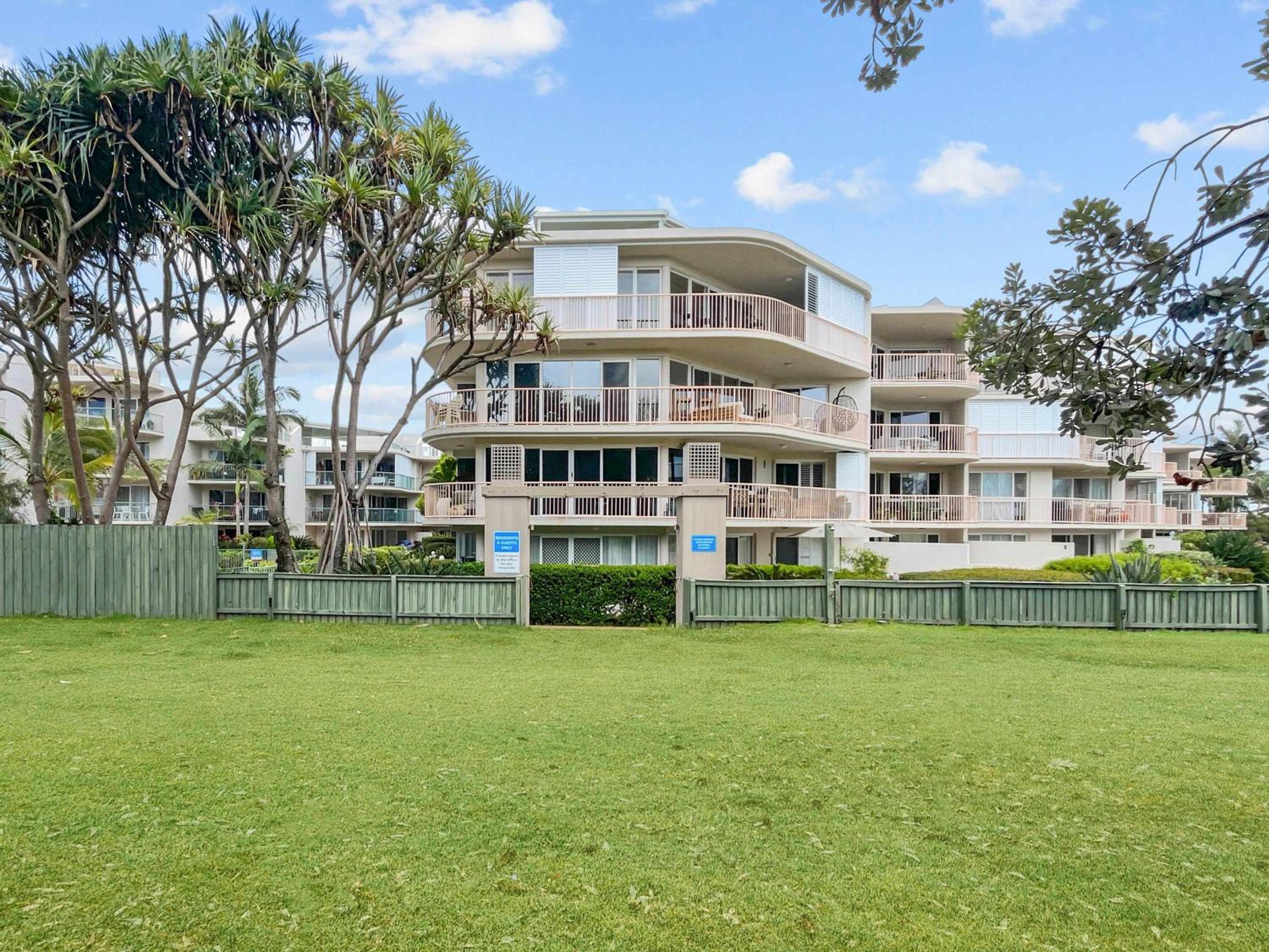 Relaxing Ocean View Apartment in Buddina