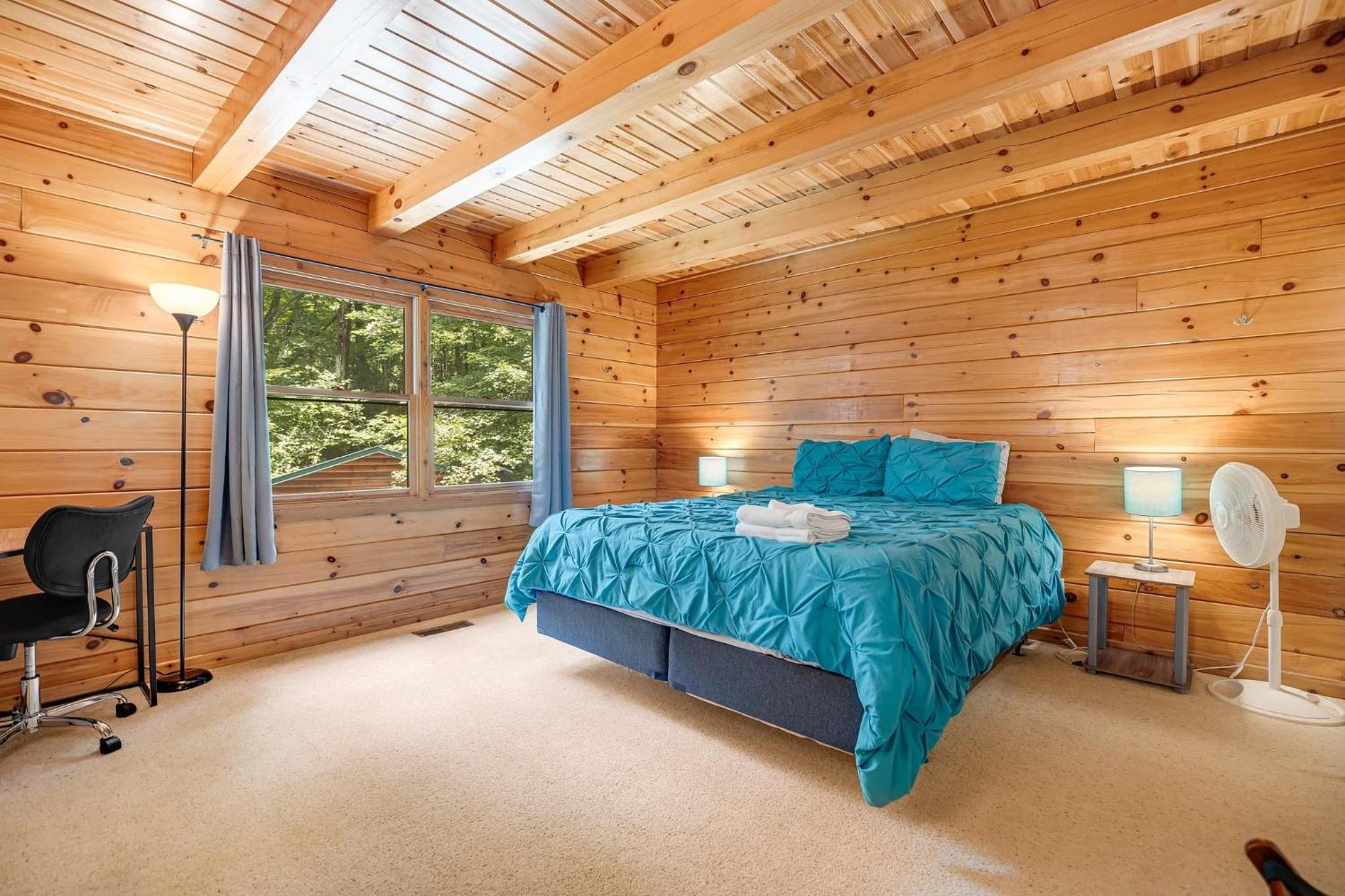 Twin Creeks Lodge by AvantStay 33 Acre Retreat