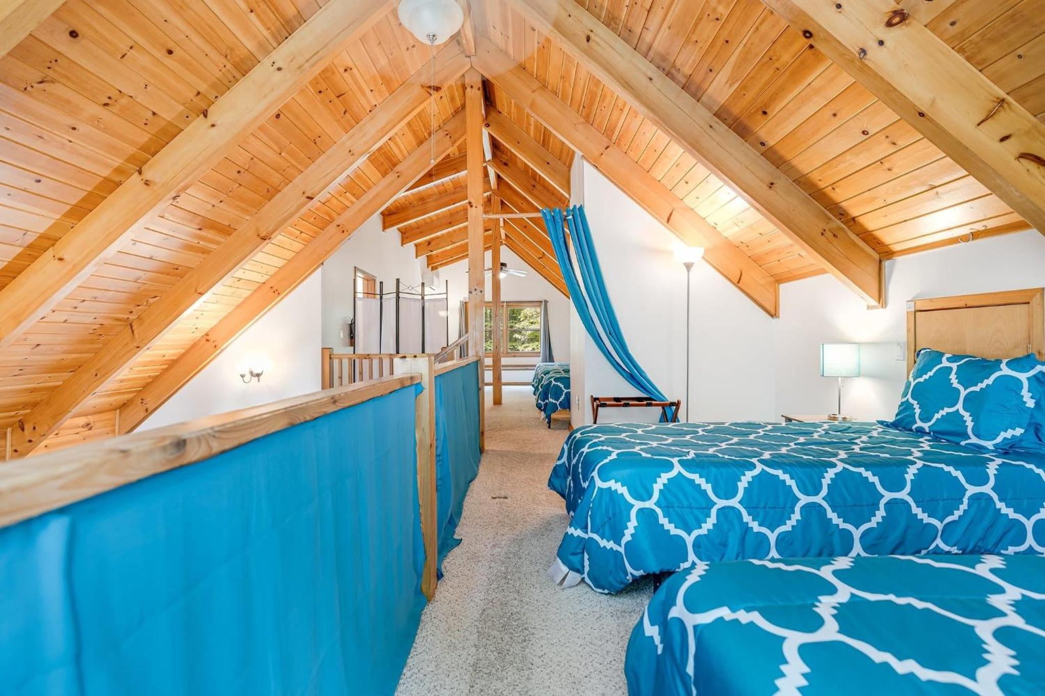 Twin Creeks Lodge by AvantStay 33 Acre Retreat