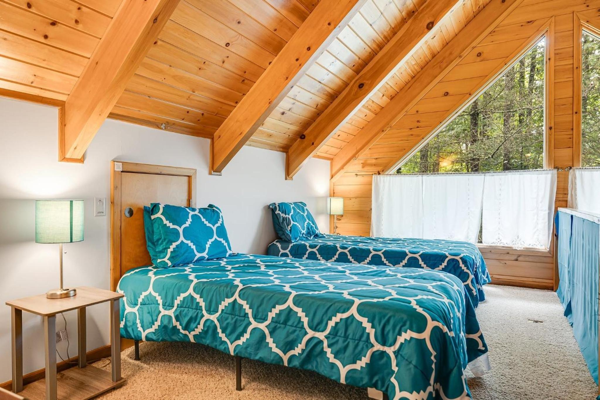 Twin Creeks Lodge by AvantStay 33 Acre Retreat
