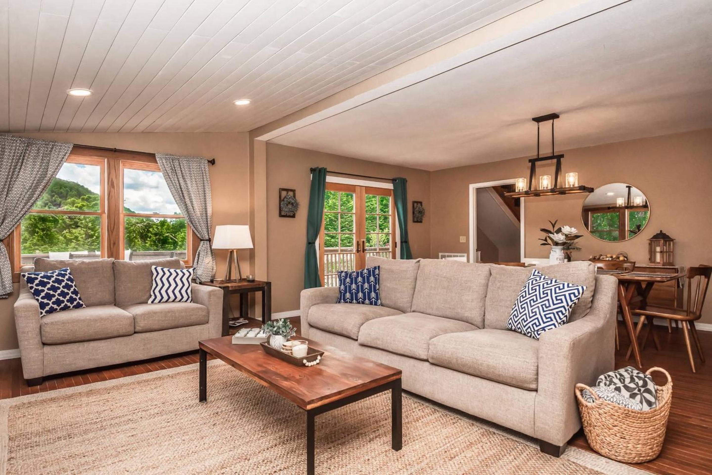 Hickory Nut Hideaway by AvantStay Mountain Views