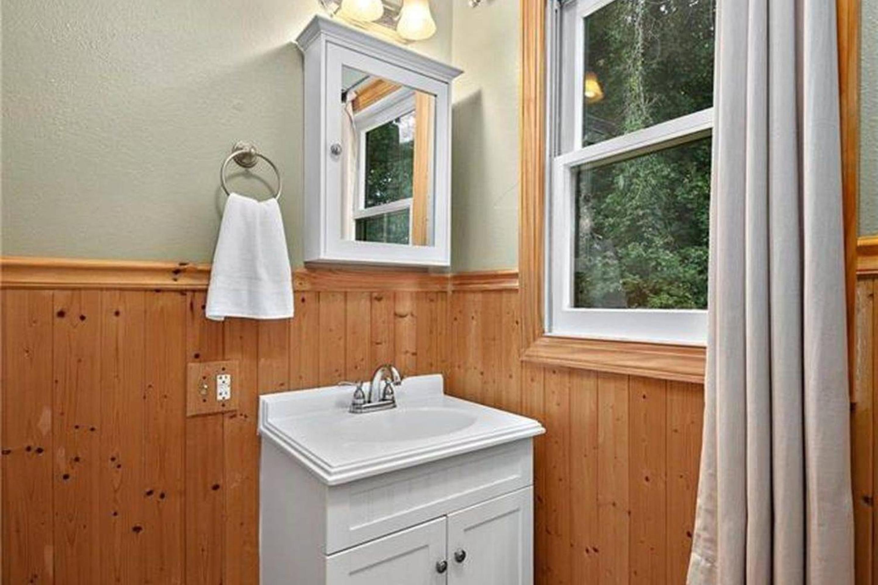 Hickory Nut Hideaway by AvantStay Mountain Views
