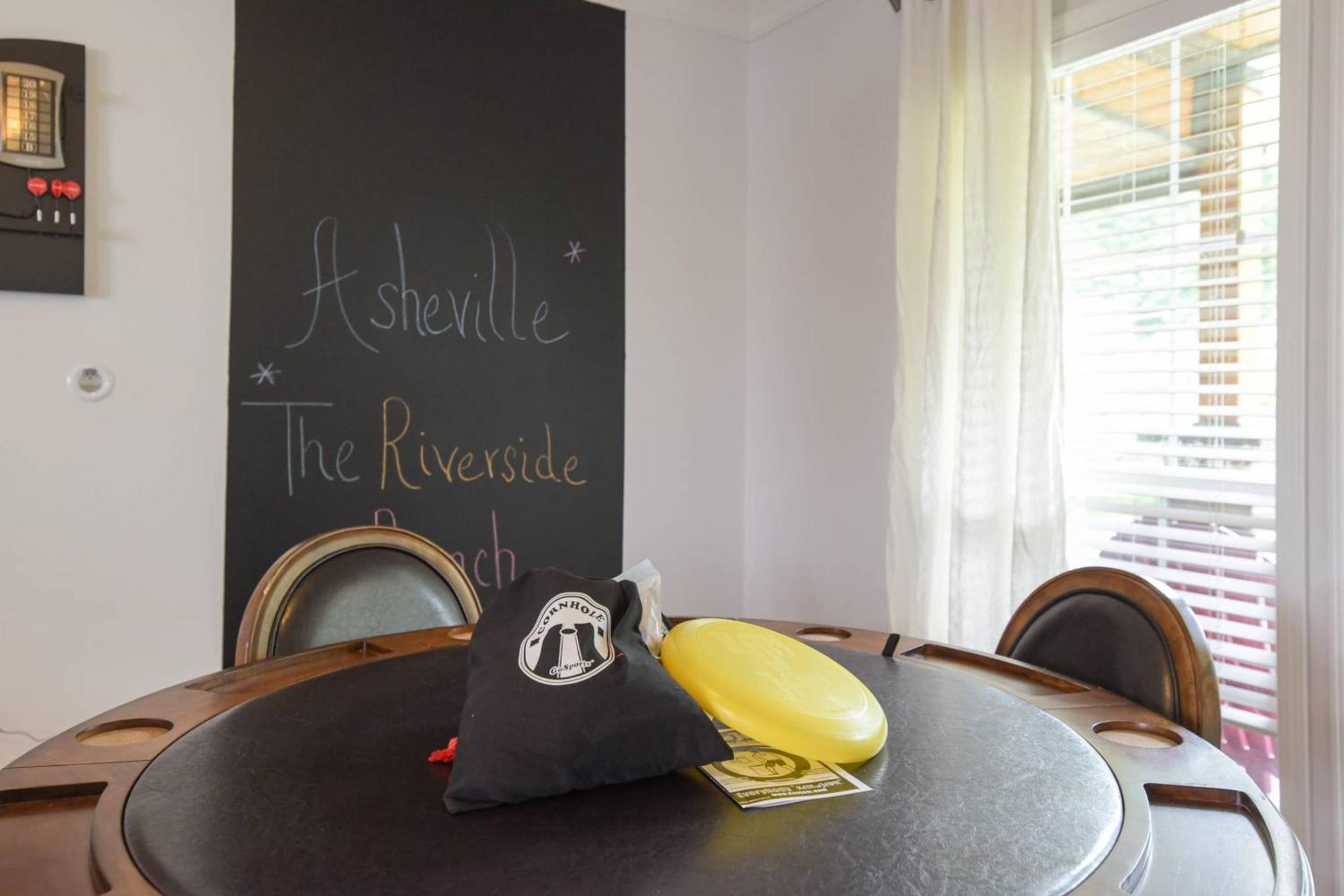 Riverside Ranch by AvantStay Mins to Downtown