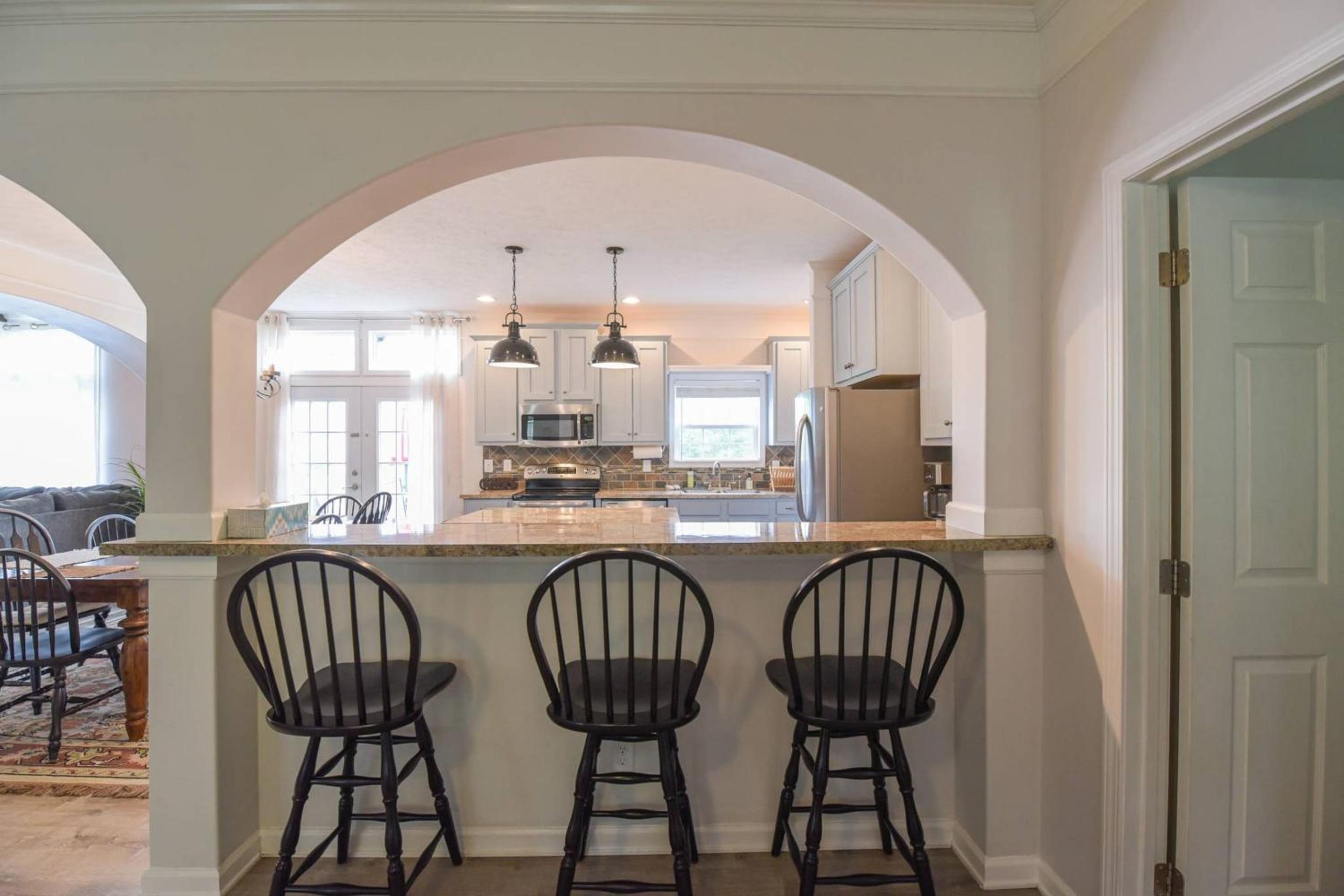 Riverside Ranch by AvantStay Mins to Downtown