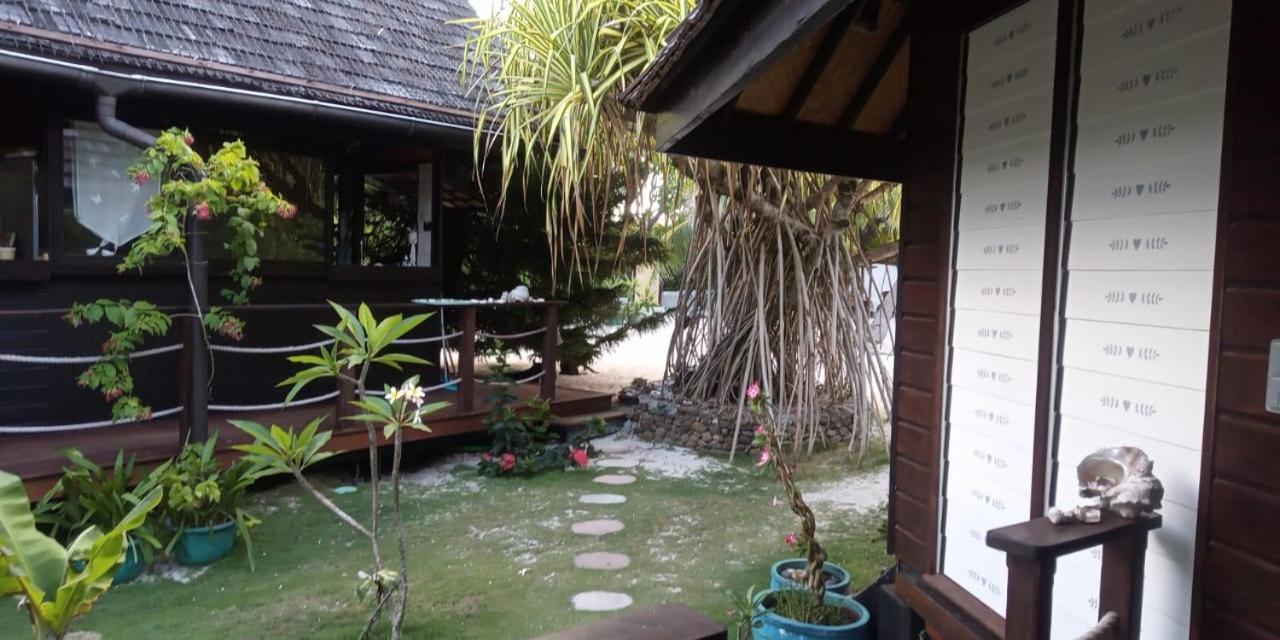 Fare Mama Fenua plage baleines Moorea Temae