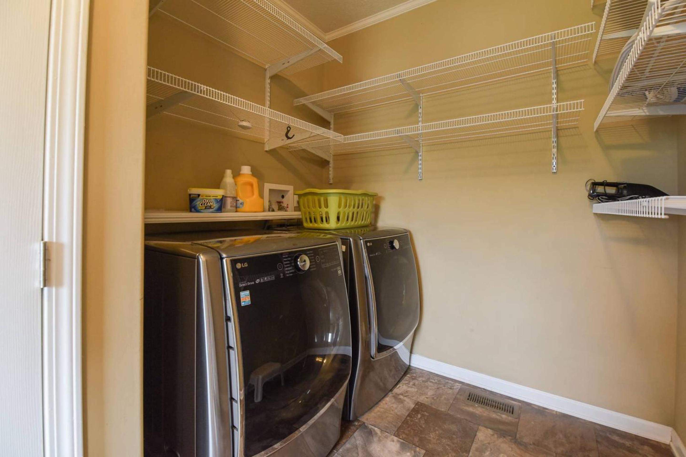 Riverside Ranch by AvantStay Mins to Downtown