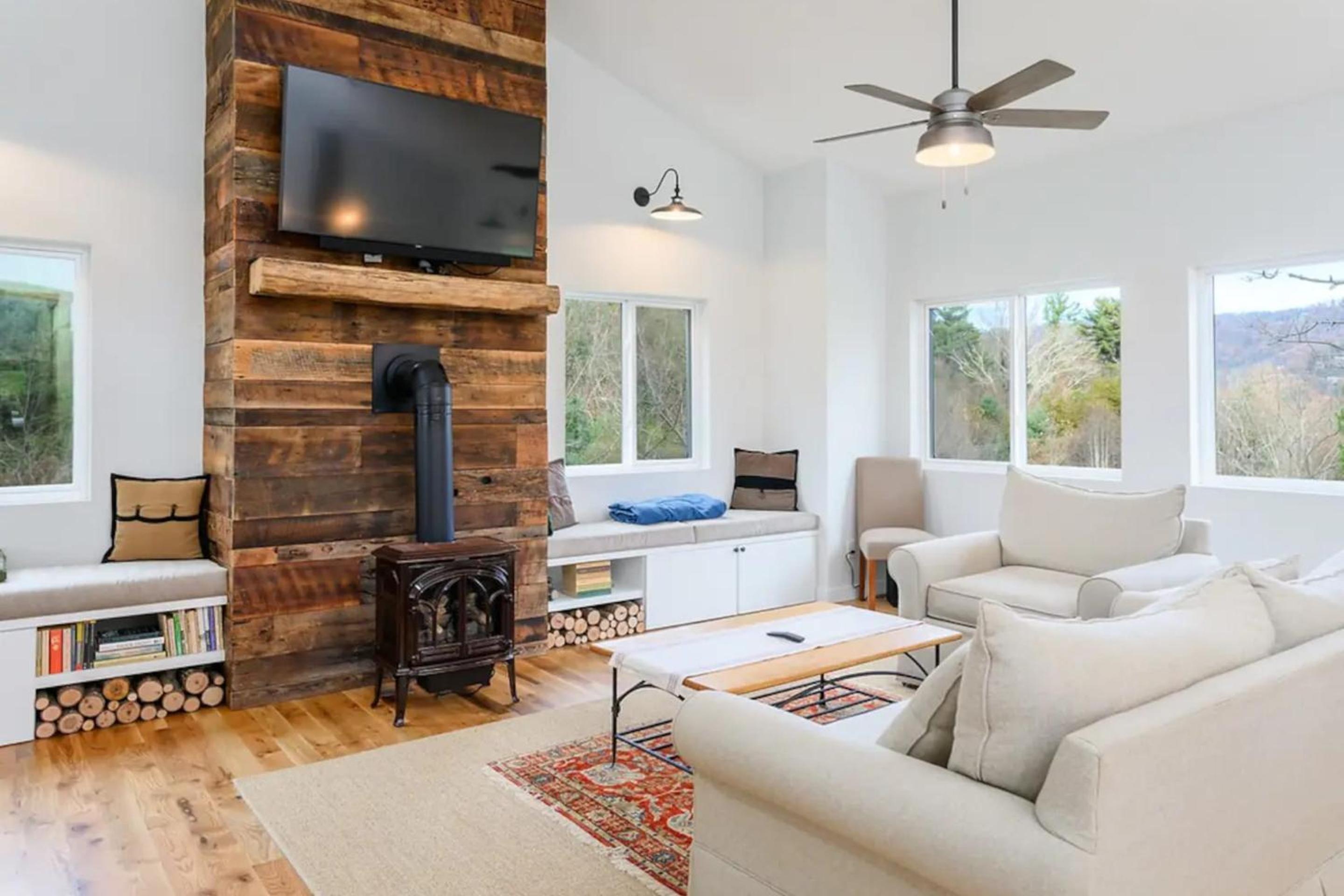 Idyllic Mountain by AvantStay Outdoor Living